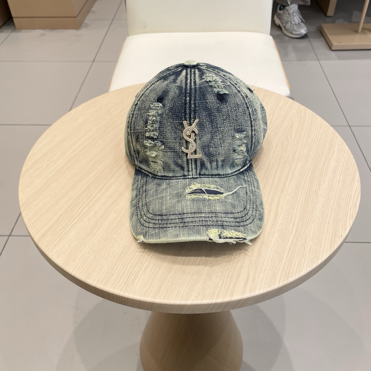 NO:225685,Saint Laurent SAINT LAURENT official website paired baseball cap, please identify the only detailed version of the high-end quality market, recommended by Xiaohongshu, fashionable and versatile, a model that many celebrities like, very explosive, very popular, very beautiful!  Hat straw hat fisherman hat baseball hat knit hat, hat, saint laurent, saint laurent, espadrilles, hats19860909圣罗兰SAINT LAURENT 官网对版棒球帽,请认准高端品质市场唯一细节对版,小红书推荐,时尚百搭,众多明星都喜欢的一款,非常爆,非常火,非常好看！帽子草帽渔夫帽棒球帽针织帽,帽子,saint laurent,saint laurent,espadrilles,hats,hat