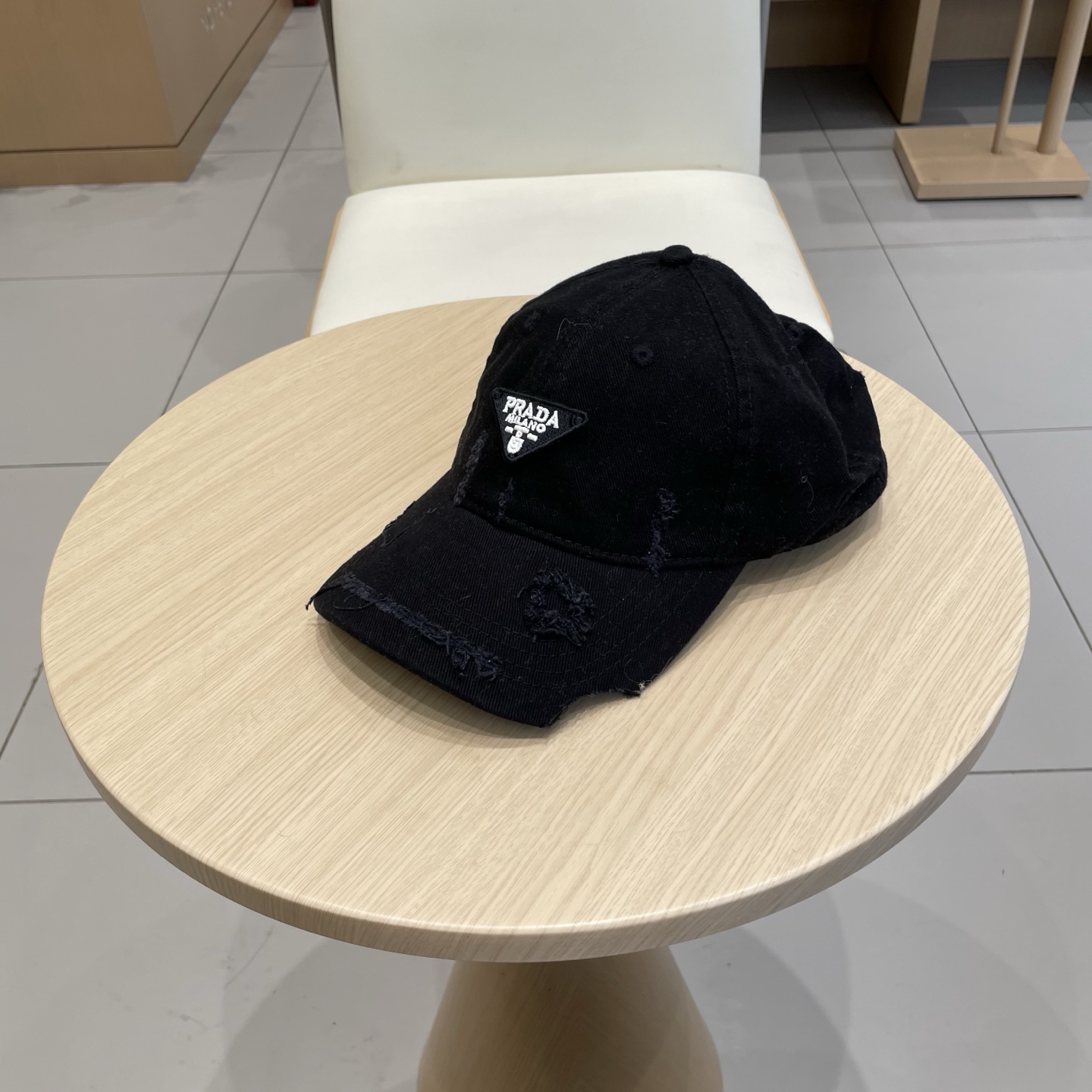 NO:225669,Prada PRADA new classic baseball cap purchase version!  Fashion trend, high-end workmanship!  Extraordinary quality, look at the details of the hat, straw hat, fisherman hat, baseball hat, knit hat, hat, prada, prada, espadrilles, hats19860909普拉达 PRADA 新品经典棒球帽 代购版本！时尚潮流,高端做工！非一般的品质,细节看实拍哦帽子草帽渔夫帽棒球帽针织帽,帽子,prada,prada,espadrilles,hats,hat