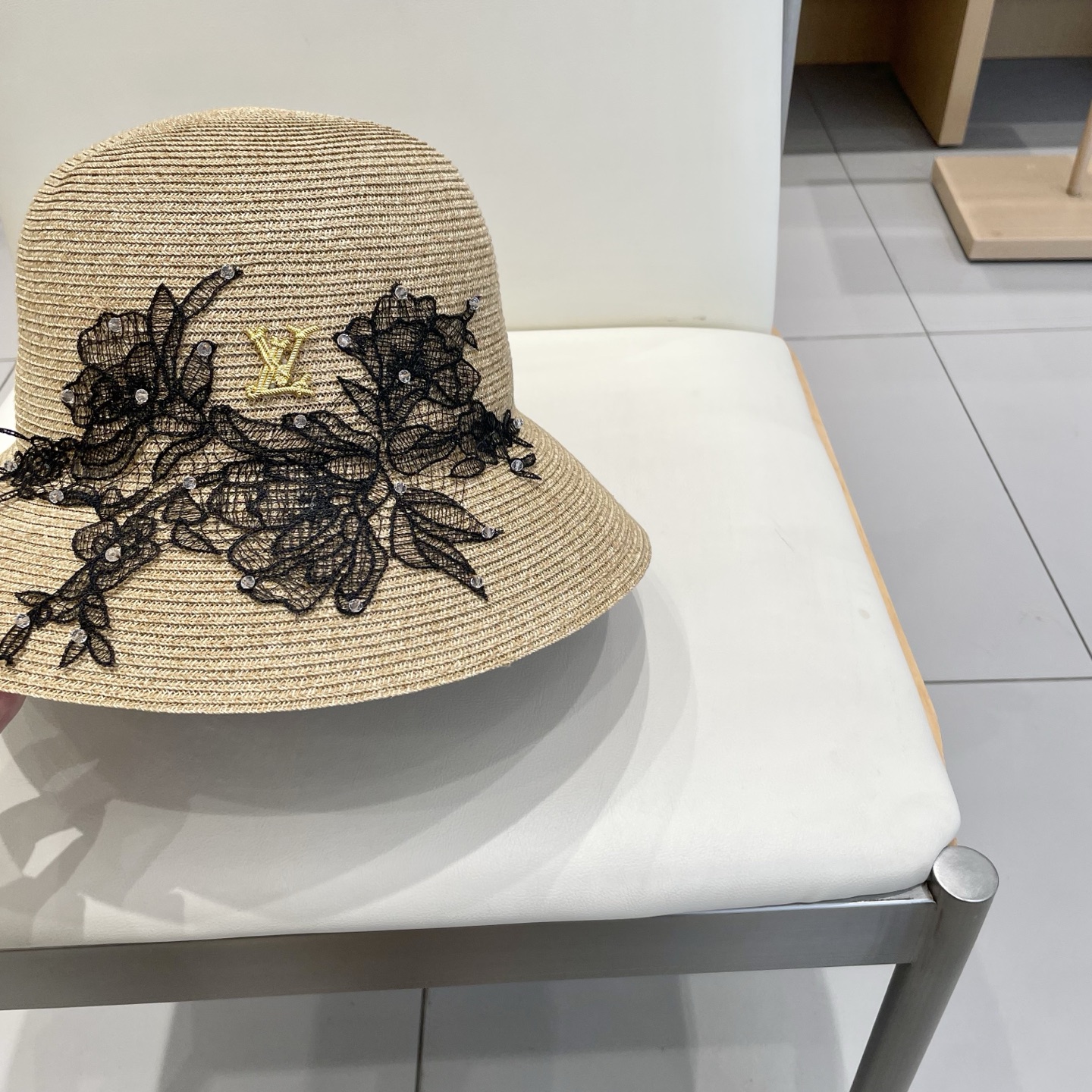 🧢路易威登棒球帽 LouisVuitton😍草帽优雅蕾丝花朵夏季出游草帽女海边度假法式大帽檐沙滩帽遮阳