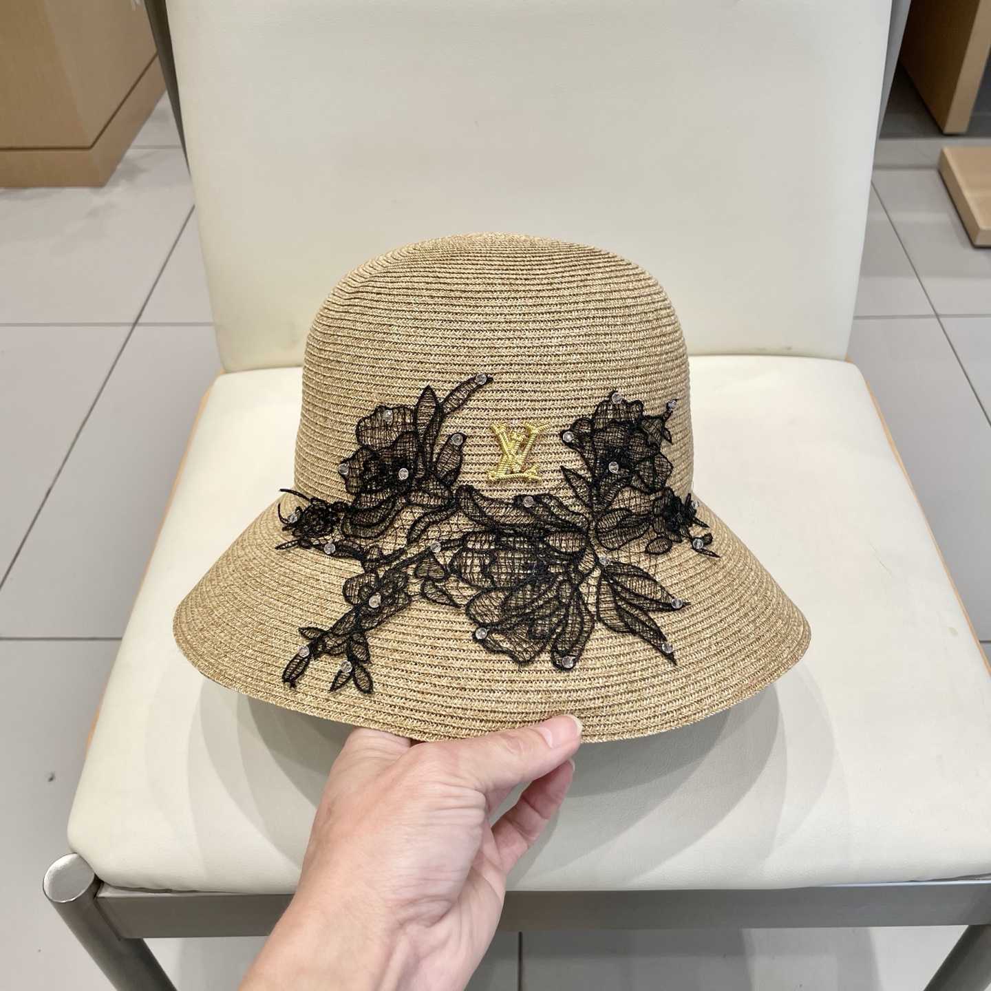 🧢路易威登棒球帽 LouisVuitton😍草帽优雅蕾丝花朵夏季出游草帽女海边度假法式大帽檐沙滩帽遮阳