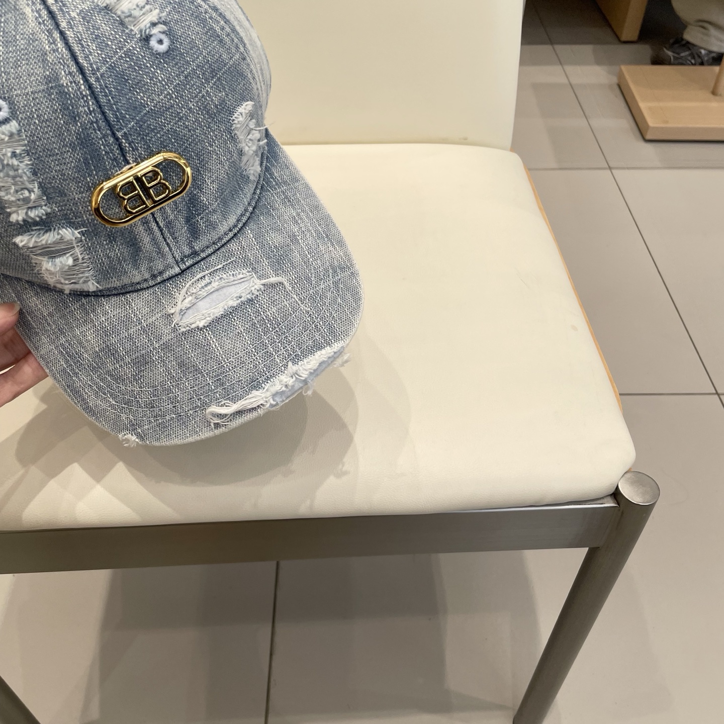  BALENCIAGA巴黎世家🆕春款新款个性棒球帽，高品质透气性巨佳，四季佩戴款
高颜值时尚单品！
男女