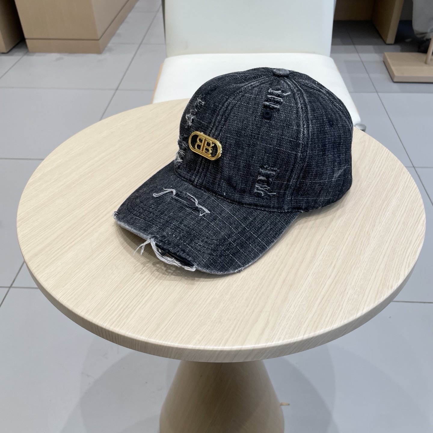  BALENCIAGA巴黎世家🆕春款新款个性棒球帽，高品质透气性巨佳，四季佩戴款
高颜值时尚单品！
男女