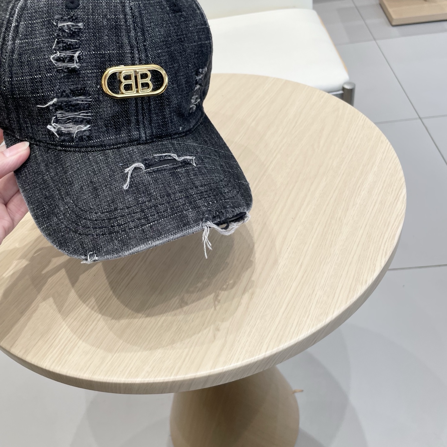  BALENCIAGA巴黎世家🆕春款新款个性棒球帽，高品质透气性巨佳，四季佩戴款
高颜值时尚单品！
男女