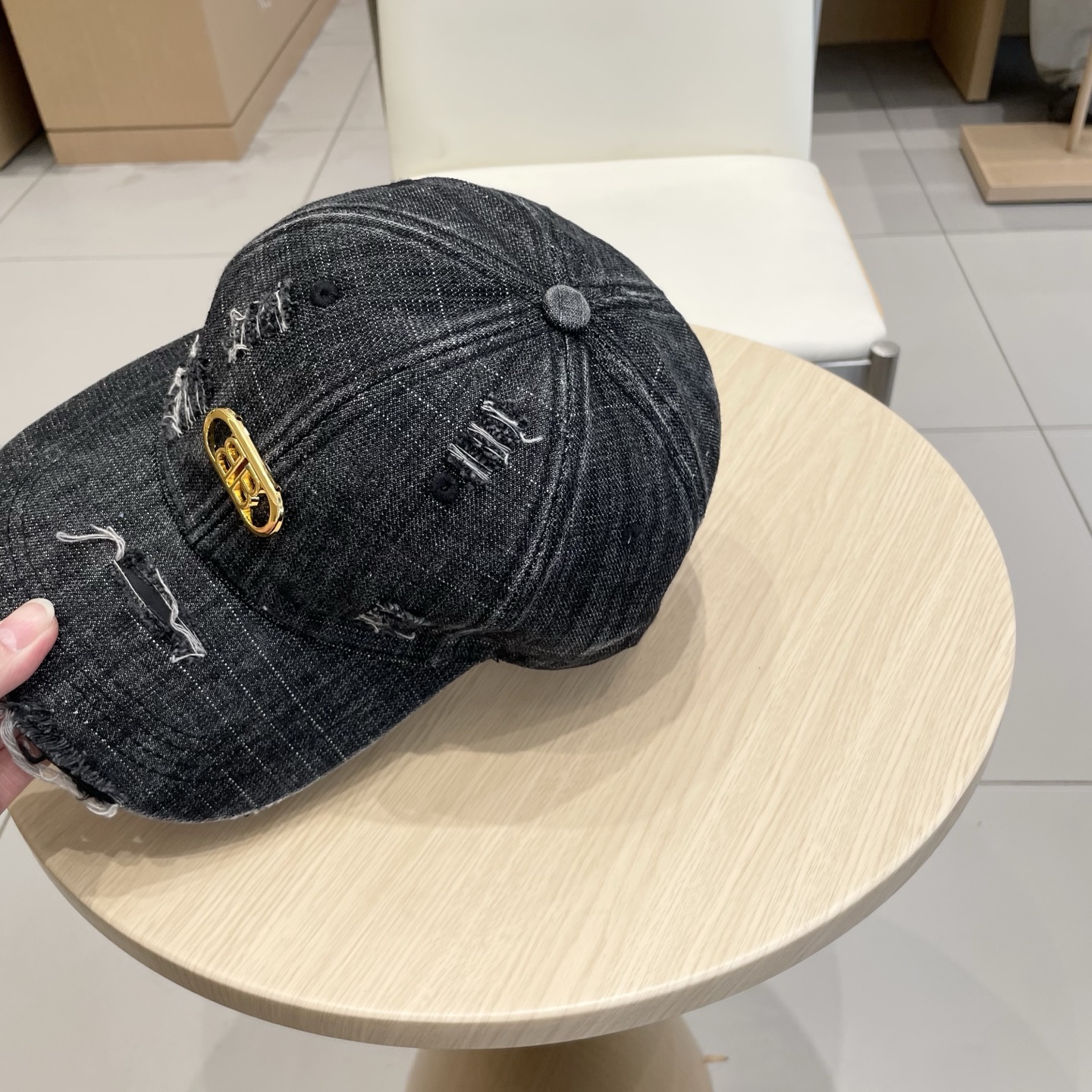  BALENCIAGA巴黎世家🆕春款新款个性棒球帽，高品质透气性巨佳，四季佩戴款
高颜值时尚单品！
男女