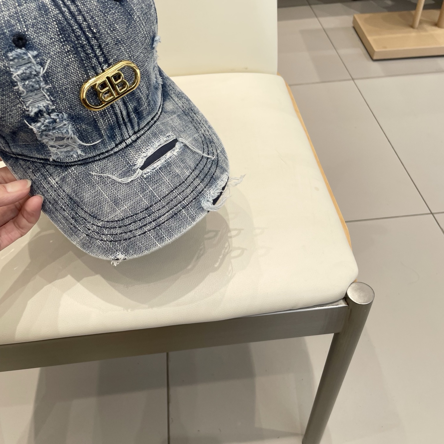  BALENCIAGA巴黎世家🆕春款新款个性棒球帽，高品质透气性巨佳，四季佩戴款
高颜值时尚单品！
男女