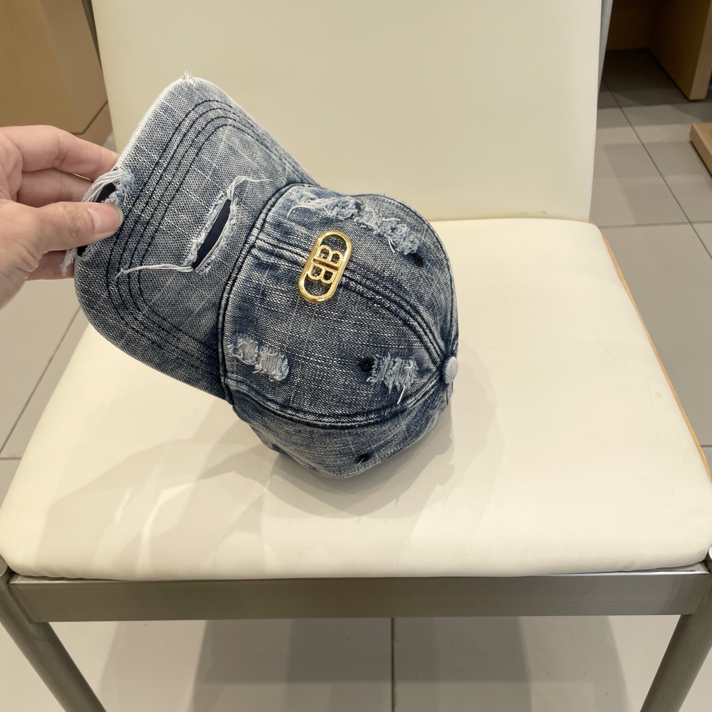  BALENCIAGA巴黎世家🆕春款新款个性棒球帽，高品质透气性巨佳，四季佩戴款
高颜值时尚单品！
男女