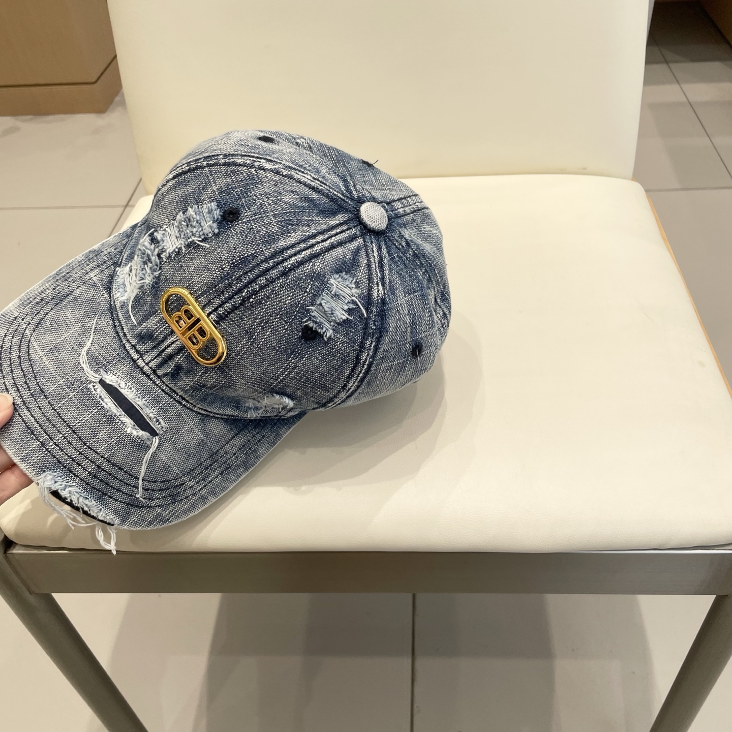  BALENCIAGA巴黎世家🆕春款新款个性棒球帽，高品质透气性巨佳，四季佩戴款
高颜值时尚单品！
男女