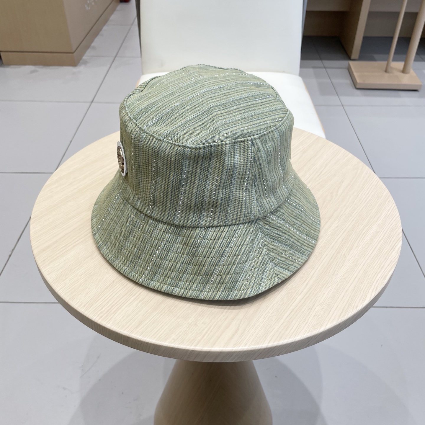 克罗心🆕春渔夫球帽，个性时尚款
经典十字架标志，休闲带点酷酷的感觉，中性款
男女同款！多种色系，超好搭！