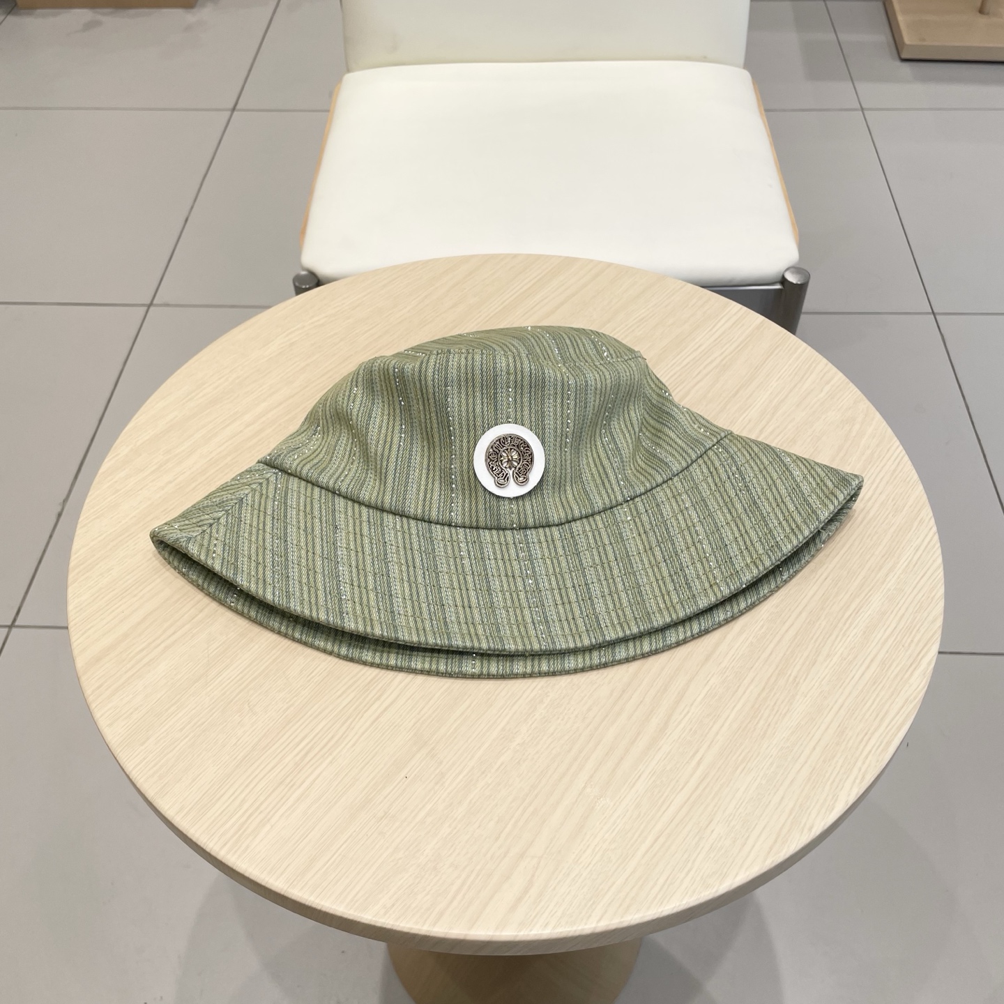 克罗心🆕春渔夫球帽，个性时尚款
经典十字架标志，休闲带点酷酷的感觉，中性款
男女同款！多种色系，超好搭！