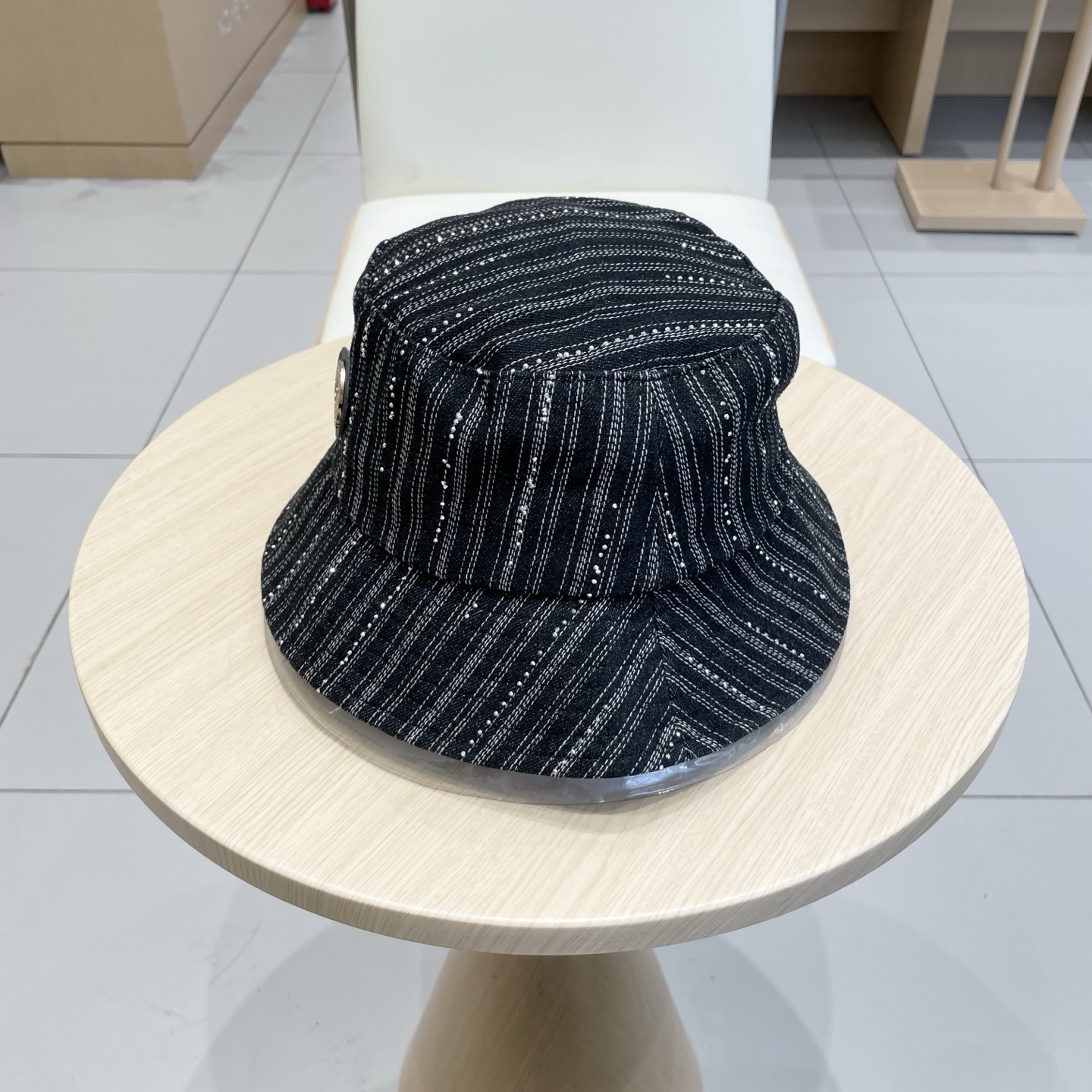 克罗心🆕春渔夫球帽，个性时尚款
经典十字架标志，休闲带点酷酷的感觉，中性款
男女同款！多种色系，超好搭！