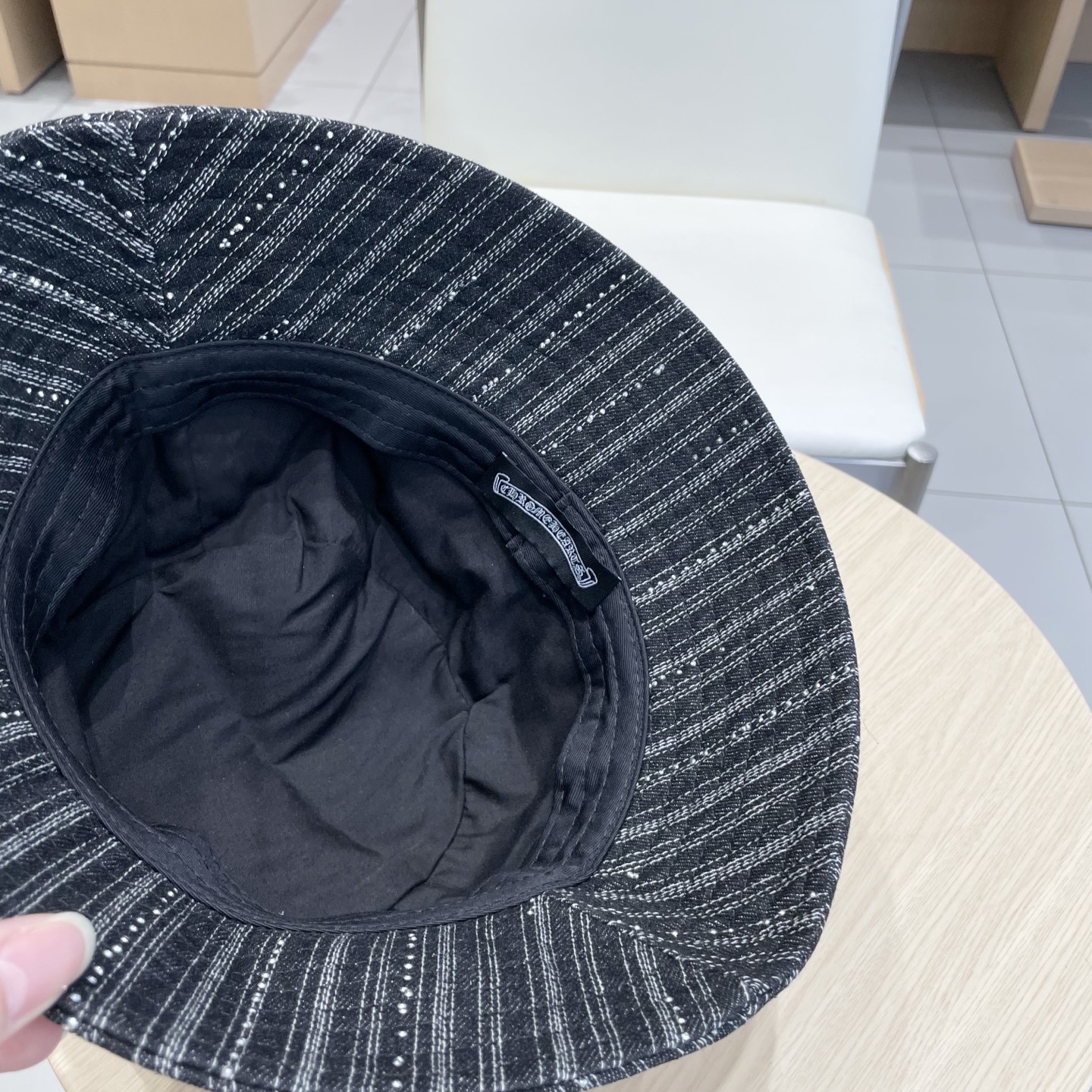 克罗心🆕春渔夫球帽，个性时尚款
经典十字架标志，休闲带点酷酷的感觉，中性款
男女同款！多种色系，超好搭！