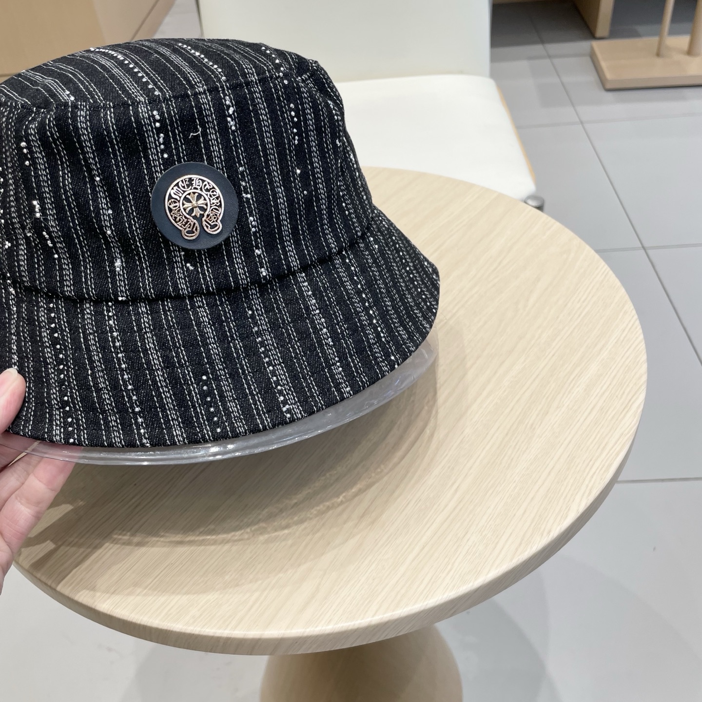 克罗心🆕春渔夫球帽，个性时尚款
经典十字架标志，休闲带点酷酷的感觉，中性款
男女同款！多种色系，超好搭！