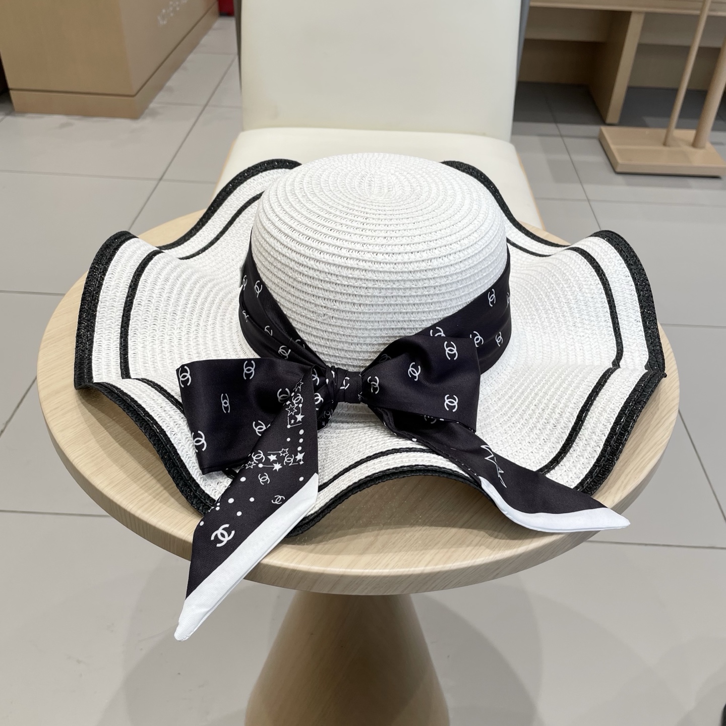  Chanel香奈儿丝带草帽，波浪边遮阳帽，头围57cm
