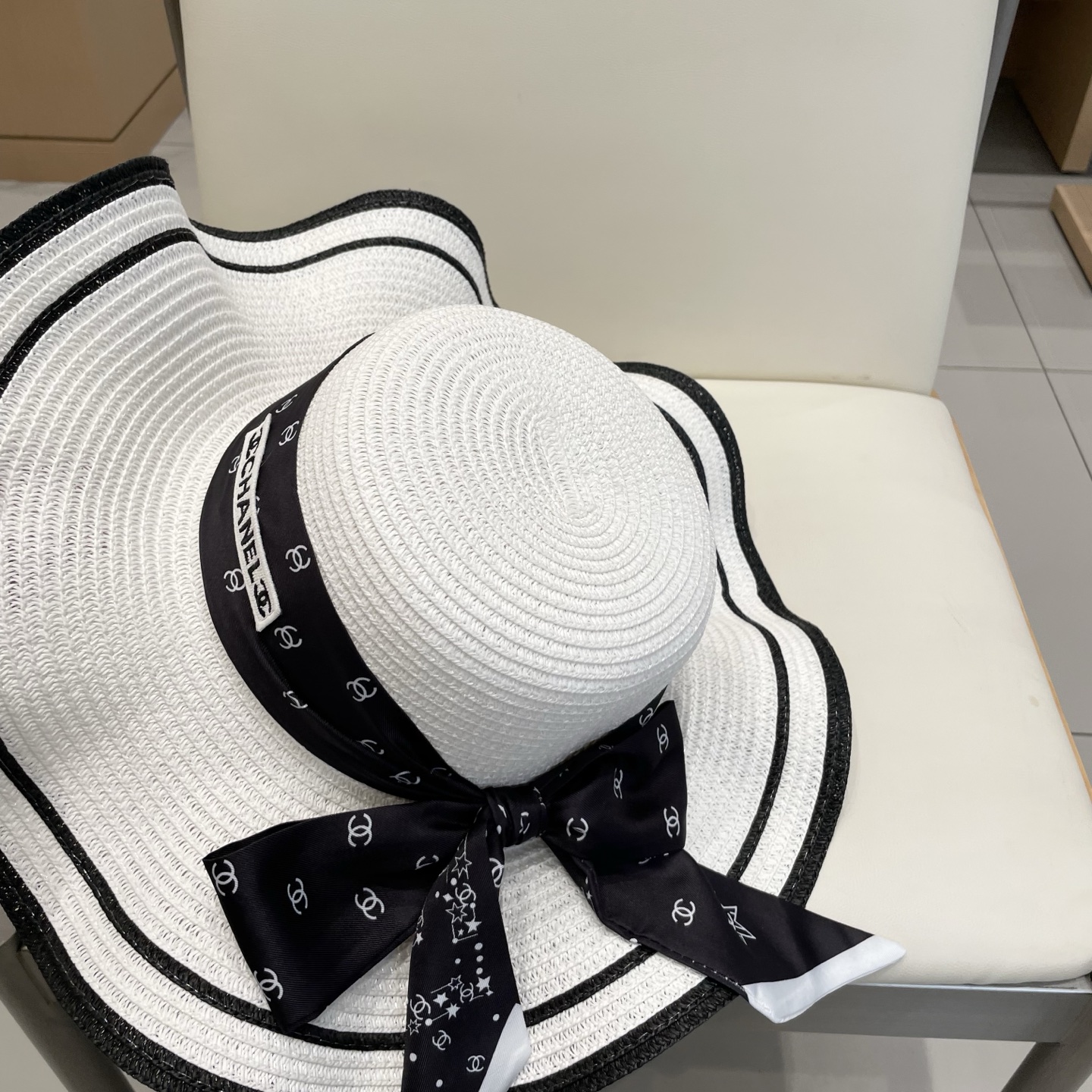  Chanel香奈儿丝带草帽，波浪边遮阳帽，头围57cm