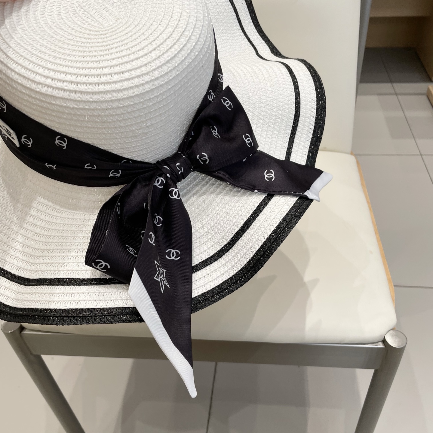  Chanel香奈儿丝带草帽，波浪边遮阳帽，头围57cm