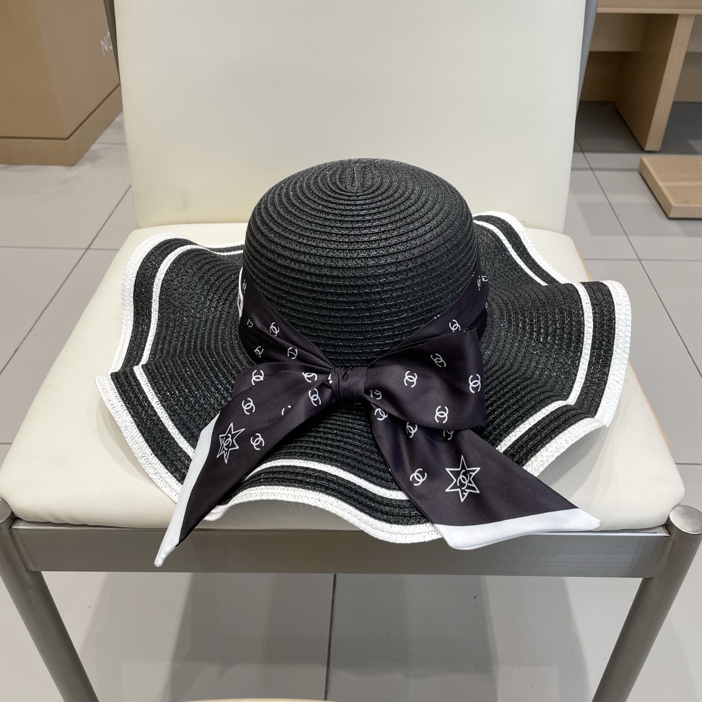  Chanel香奈儿丝带草帽，波浪边遮阳帽，头围57cm