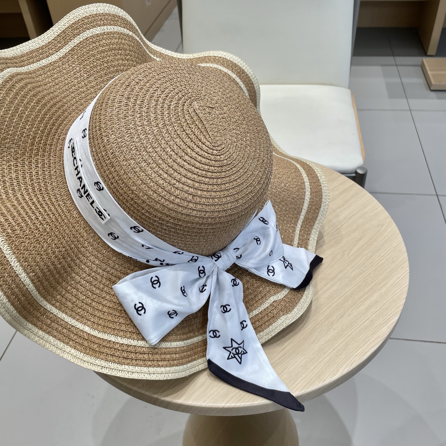  Chanel香奈儿丝带草帽，波浪边遮阳帽，头围57cm