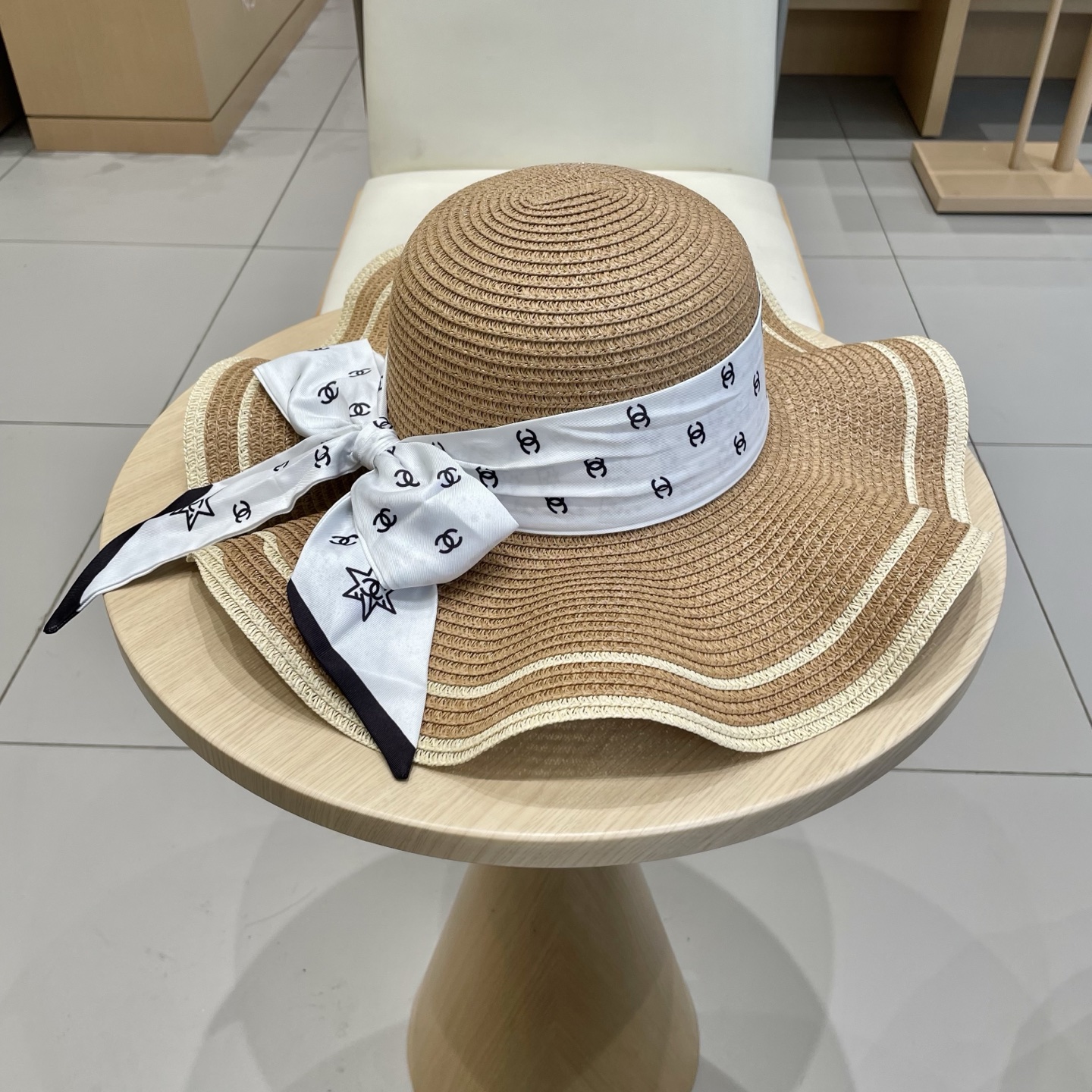  Chanel香奈儿丝带草帽，波浪边遮阳帽，头围57cm