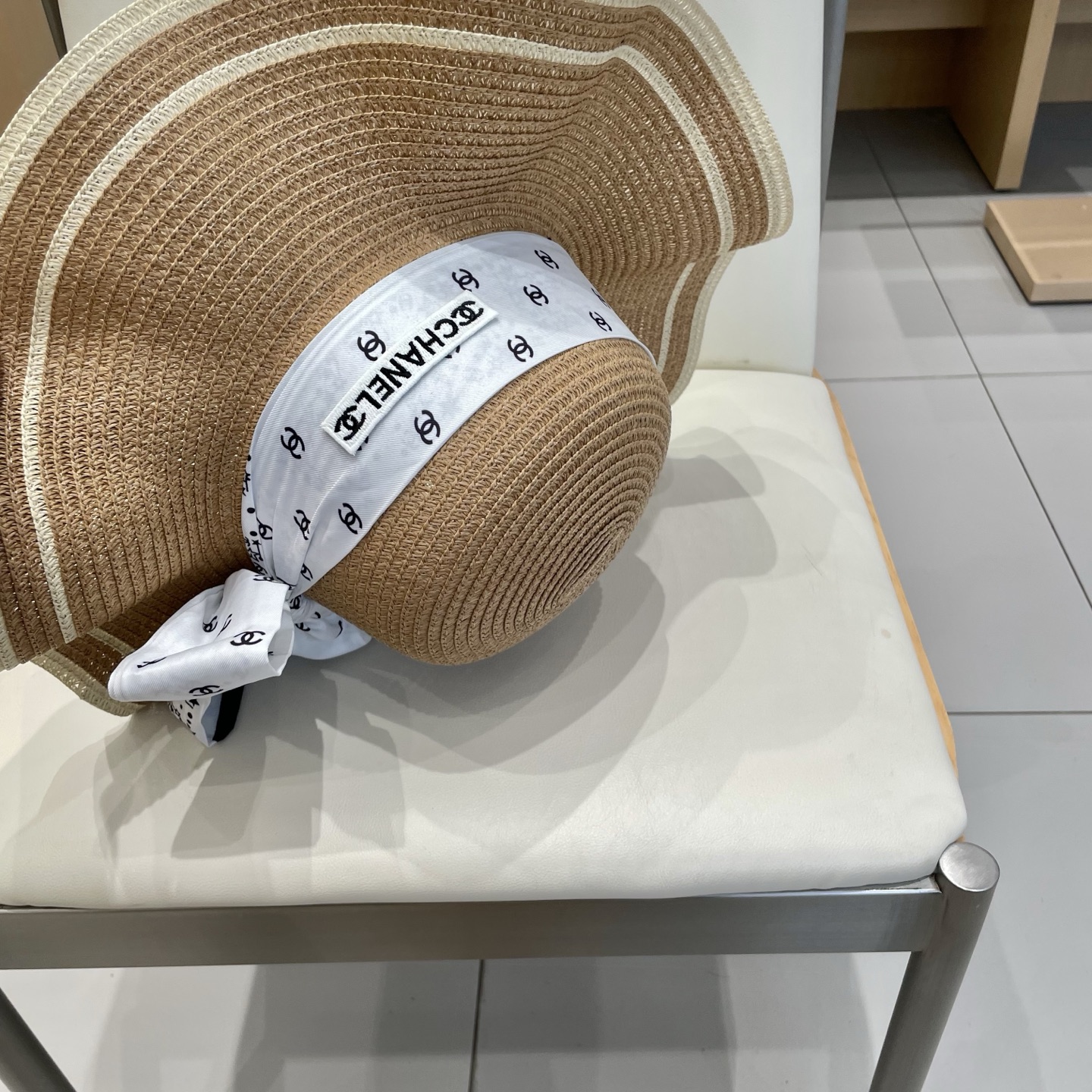  Chanel香奈儿丝带草帽，波浪边遮阳帽，头围57cm