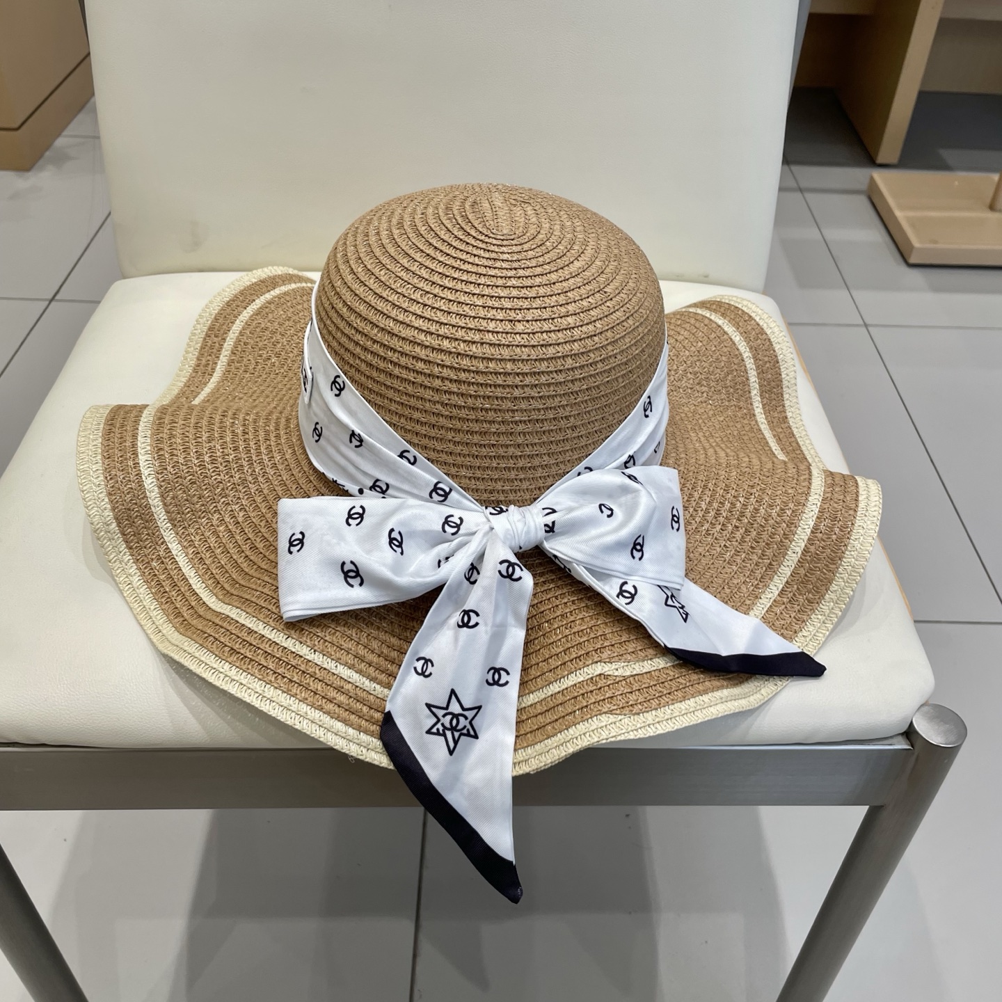  Chanel香奈儿丝带草帽，波浪边遮阳帽，头围57cm