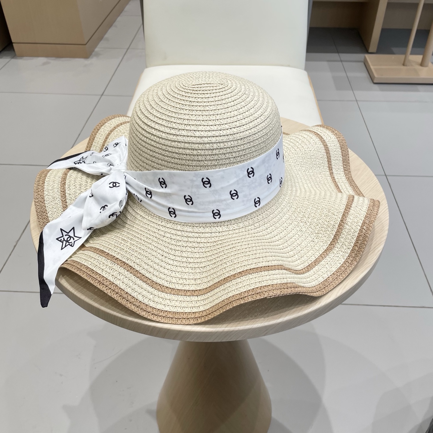  Chanel香奈儿丝带草帽，波浪边遮阳帽，头围57cm