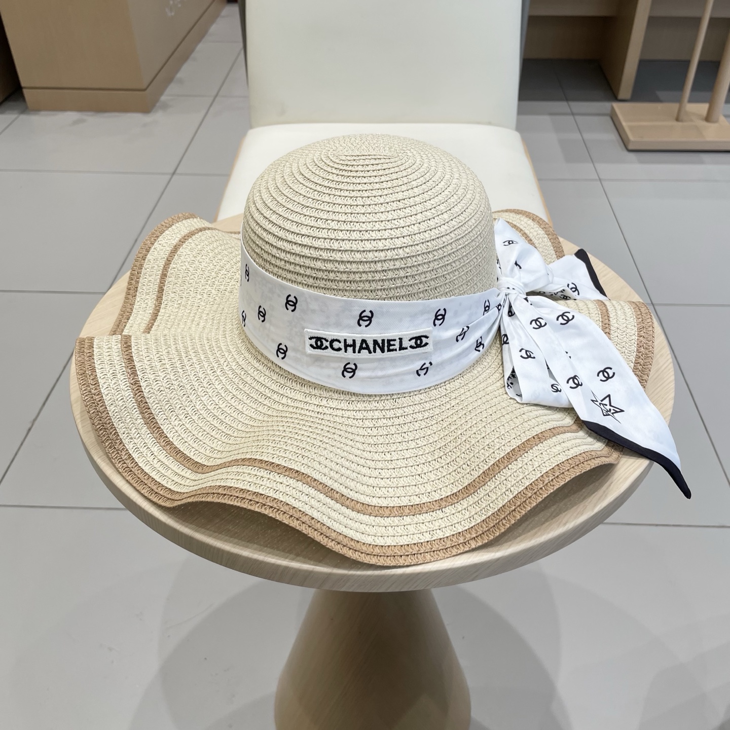 NO:343684,Chanel Chanel ribbon straw hat, wavy sun hat, head circumference 57cm hat straw hat fisherman hat baseball hat, hat, chanel, chanel, espadrilles, hatsChanel香奈儿丝带草帽,波浪边遮阳帽,头围57cm帽子草帽渔夫帽棒球帽,帽子,chanel,chanel,espadrilles,hats,hat