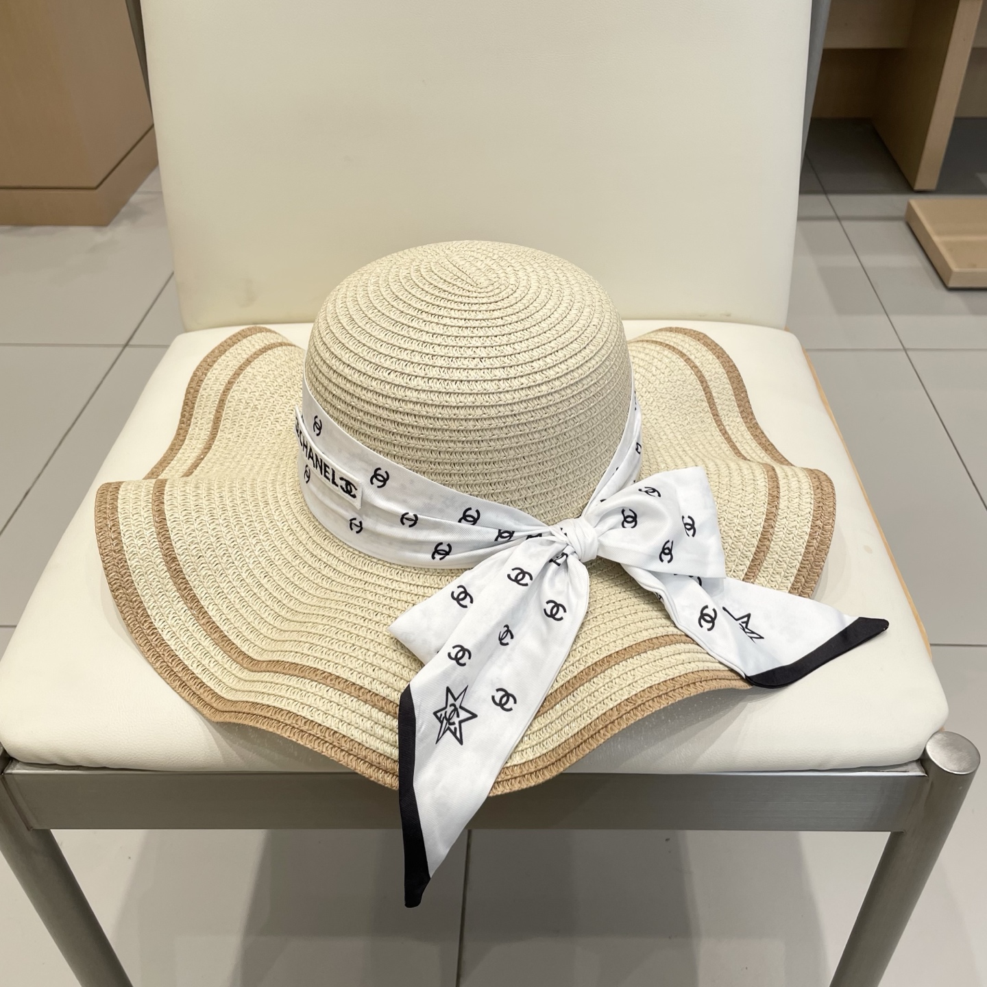  Chanel香奈儿丝带草帽，波浪边遮阳帽，头围57cm