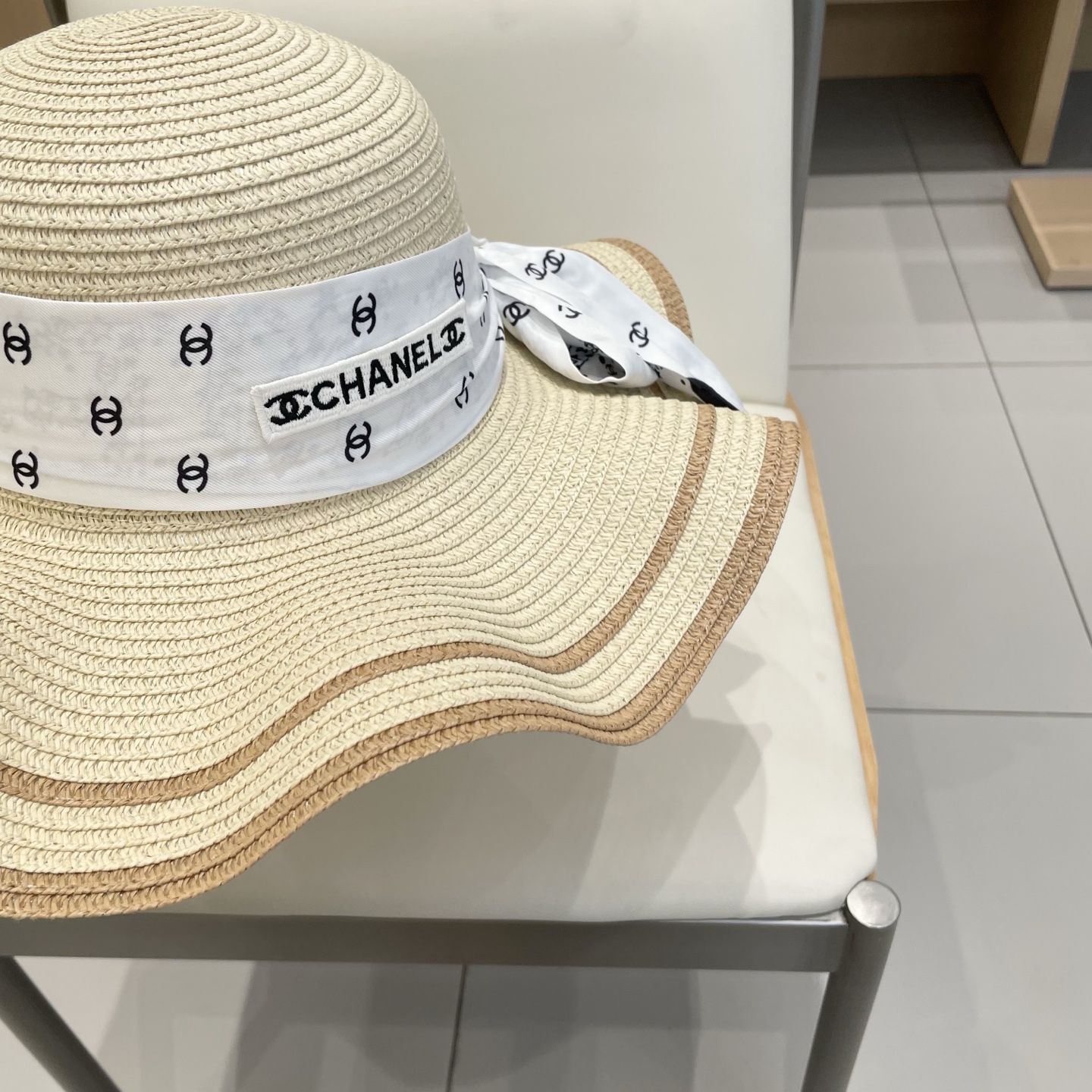  Chanel香奈儿丝带草帽，波浪边遮阳帽，头围57cm