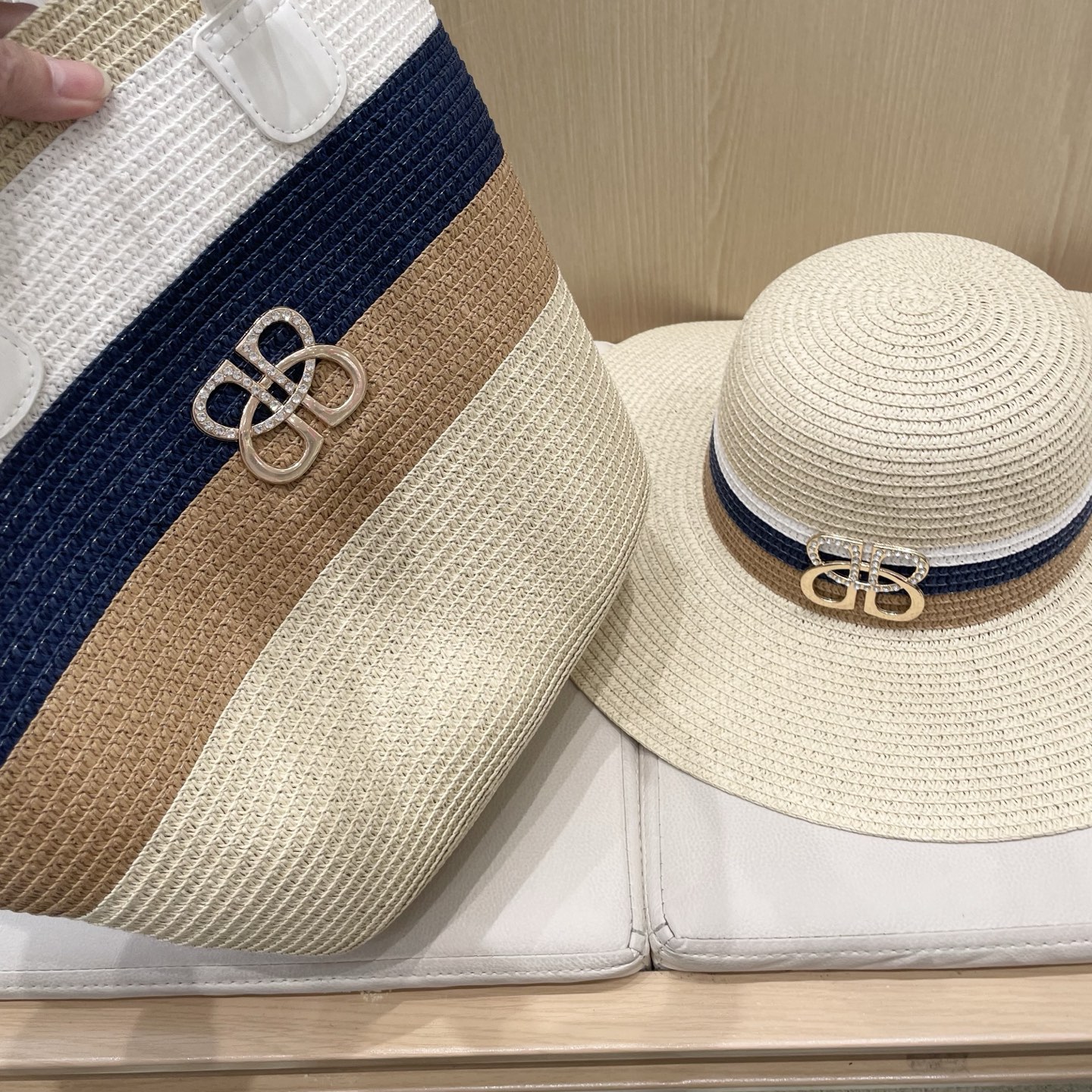 [Balenciaga Hats]Balenciaga 2 beach bag and hat 025 new straw bag for women
