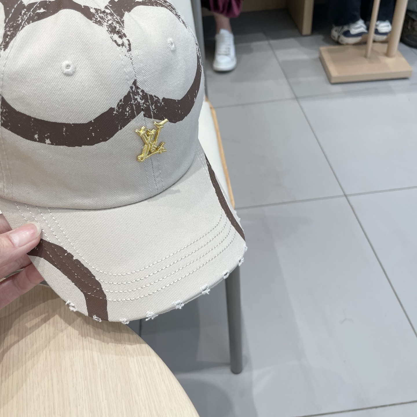  🧢路易威登棒球帽 LouisVuitton😍新款LV棒球帽，重工打造♥️高端大气，百搭款🤗男女通用！跑