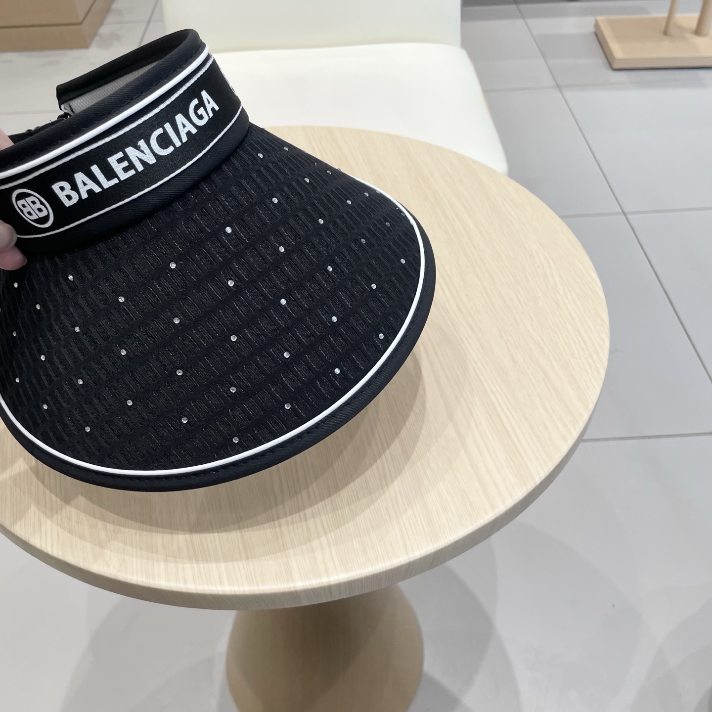  最新巴黎世家BALENCIAGA，空顶遮阳帽，最好品质的，休闲大方，大家自己对比哦