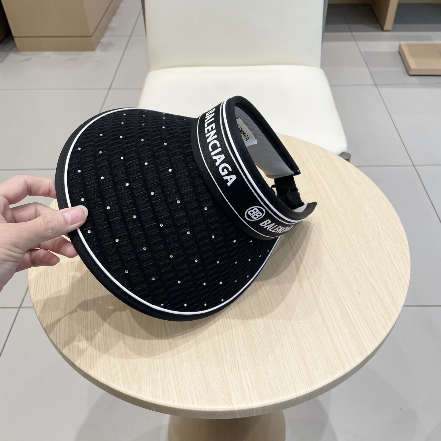  最新巴黎世家BALENCIAGA，空顶遮阳帽，最好品质的，休闲大方，大家自己对比哦