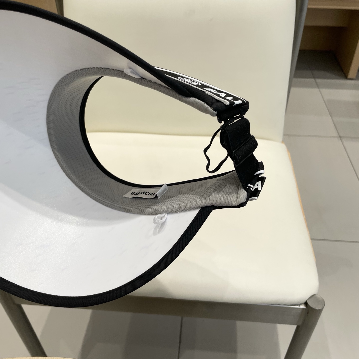  最新巴黎世家BALENCIAGA，空顶遮阳帽，最好品质的，休闲大方，大家自己对比哦