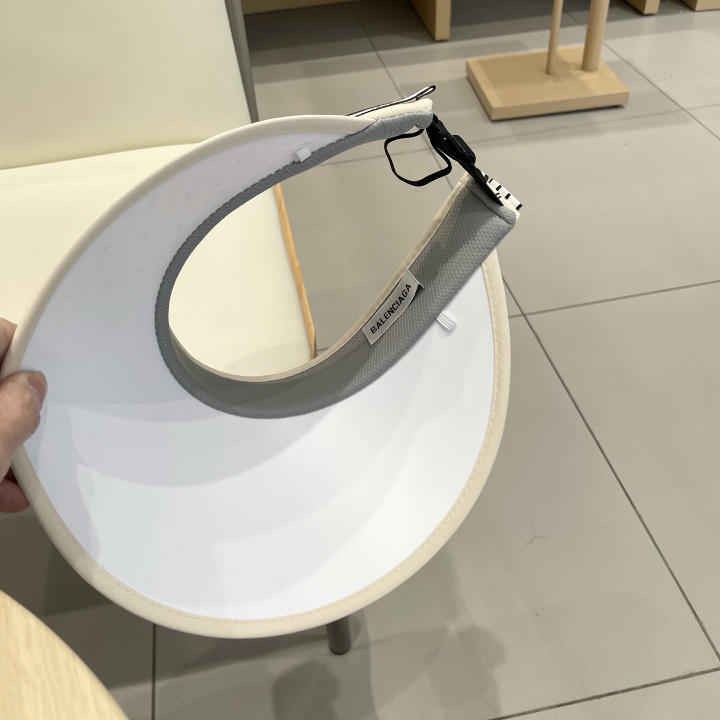  最新巴黎世家BALENCIAGA，空顶遮阳帽，最好品质的，休闲大方，大家自己对比哦