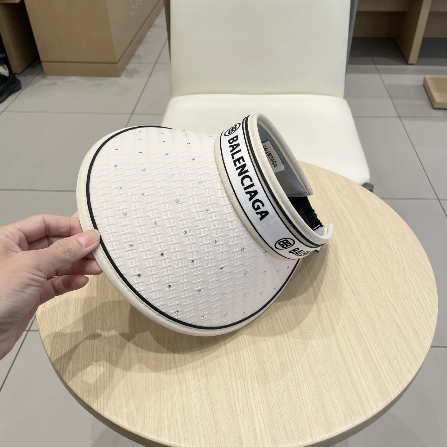  最新巴黎世家BALENCIAGA，空顶遮阳帽，最好品质的，休闲大方，大家自己对比哦