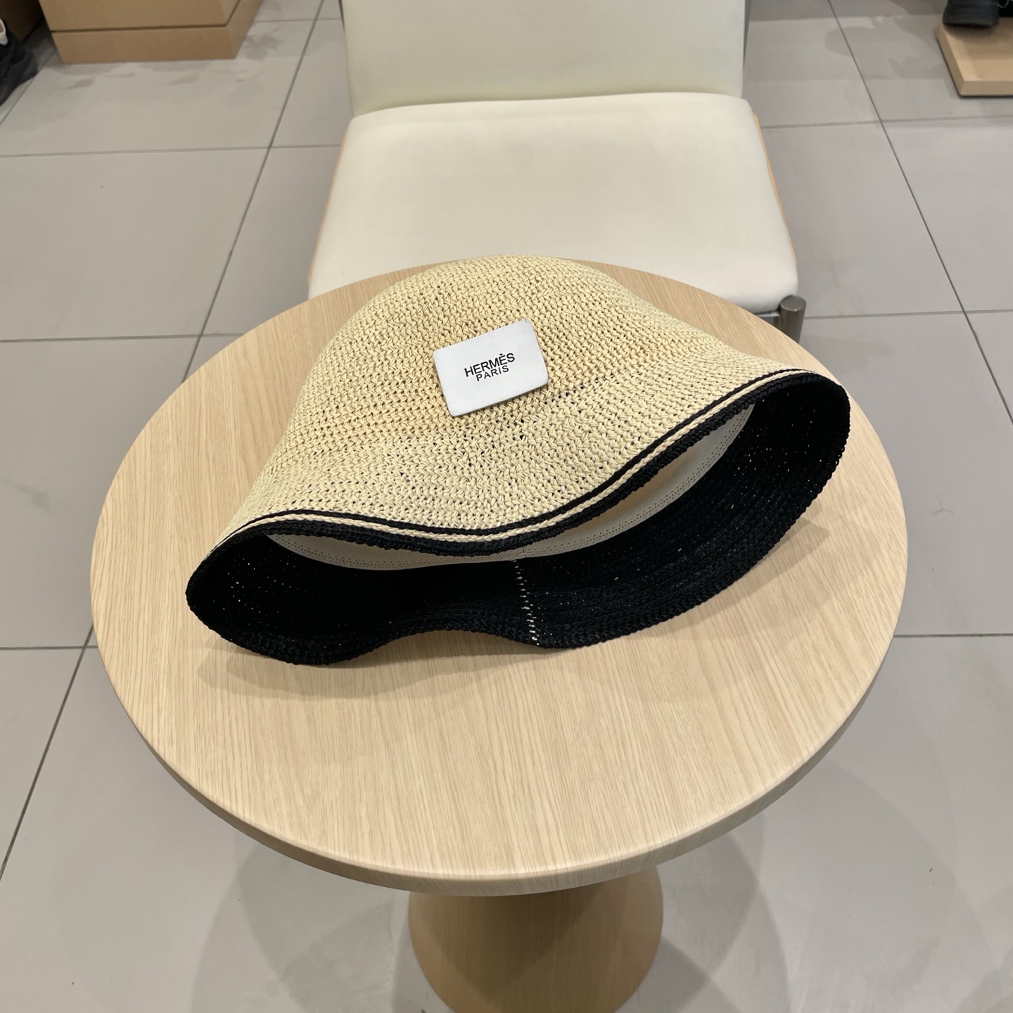   爱马仕Hermes手工编织盆帽遮阳防晒帽子女韩版镂空透气夏季可折叠显脸小渔夫帽