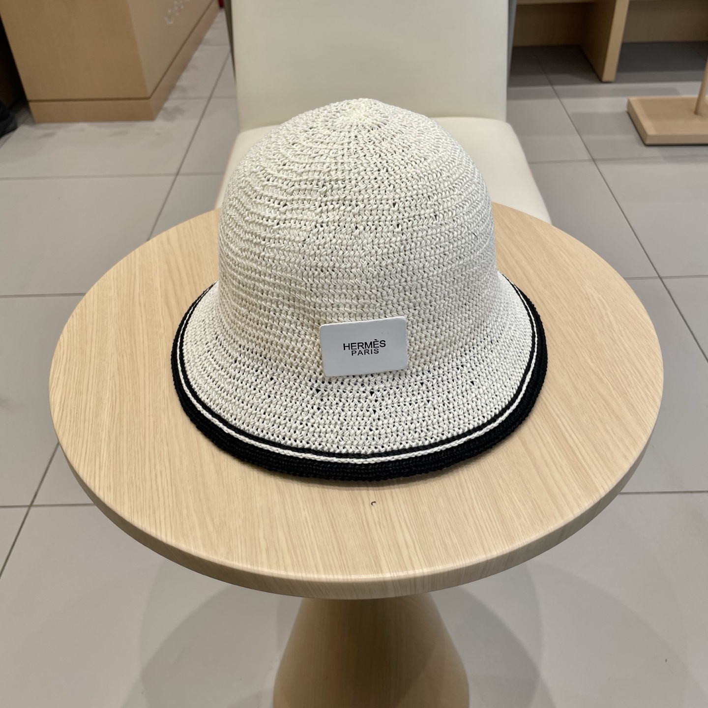 NO:358176,Hermes Hermes hand-woven pot hat sun protection hat women Korean version hollow breathable summer foldable face small fisherman hat hat straw hat fisherman hat baseball hat, hat, hermes, hermes, espadrilles, hats爱马仕Hermes手工编织盆帽遮阳防晒帽子女韩版镂空透气夏季可折叠显脸小渔夫帽帽子草帽渔夫帽棒球帽,帽子,hermes,hermes,espadrilles,hats,hat