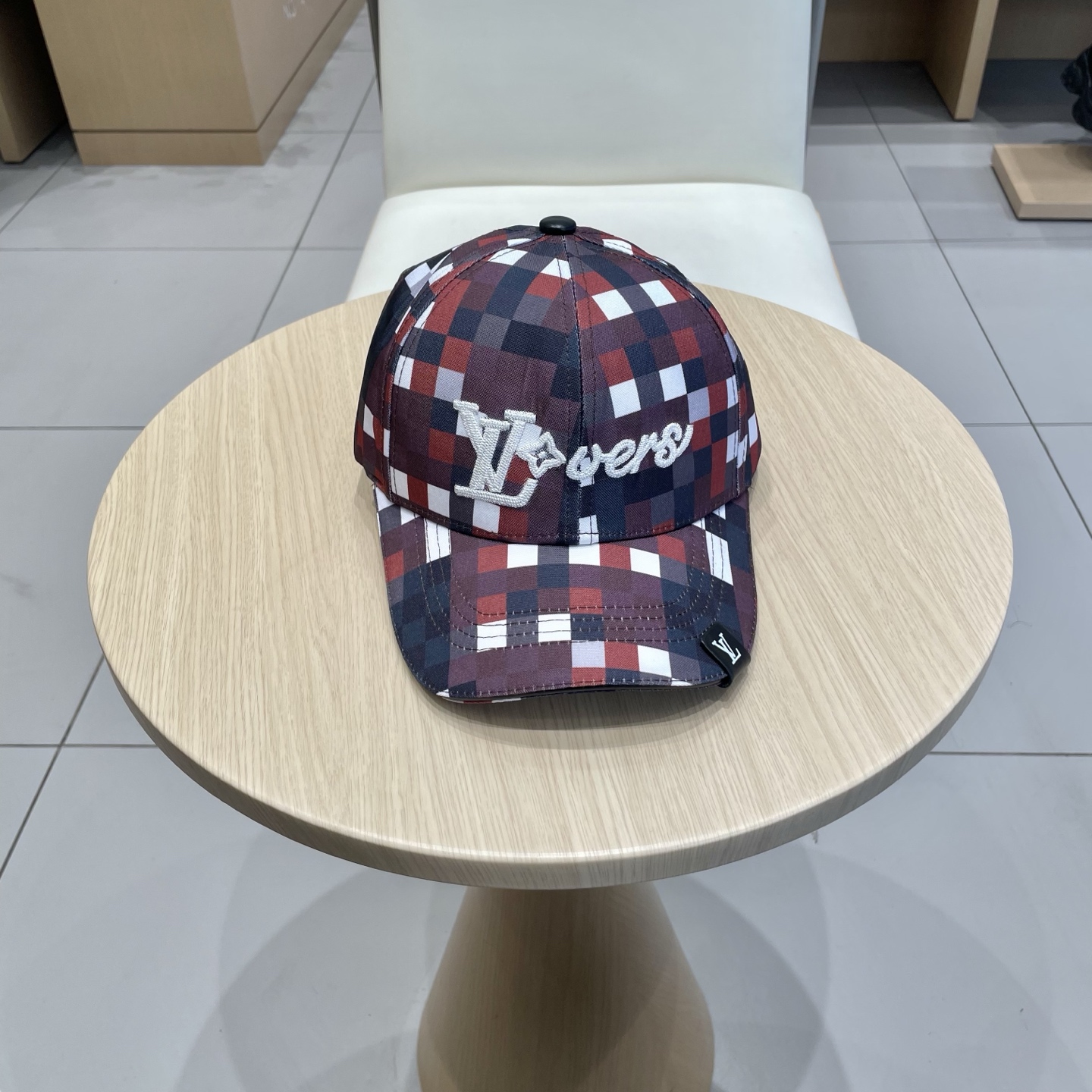  🧢路易威登lv棒球帽 LouisVuitton😍新款重工打造♥️高端大气，百搭款🤗男女通用！