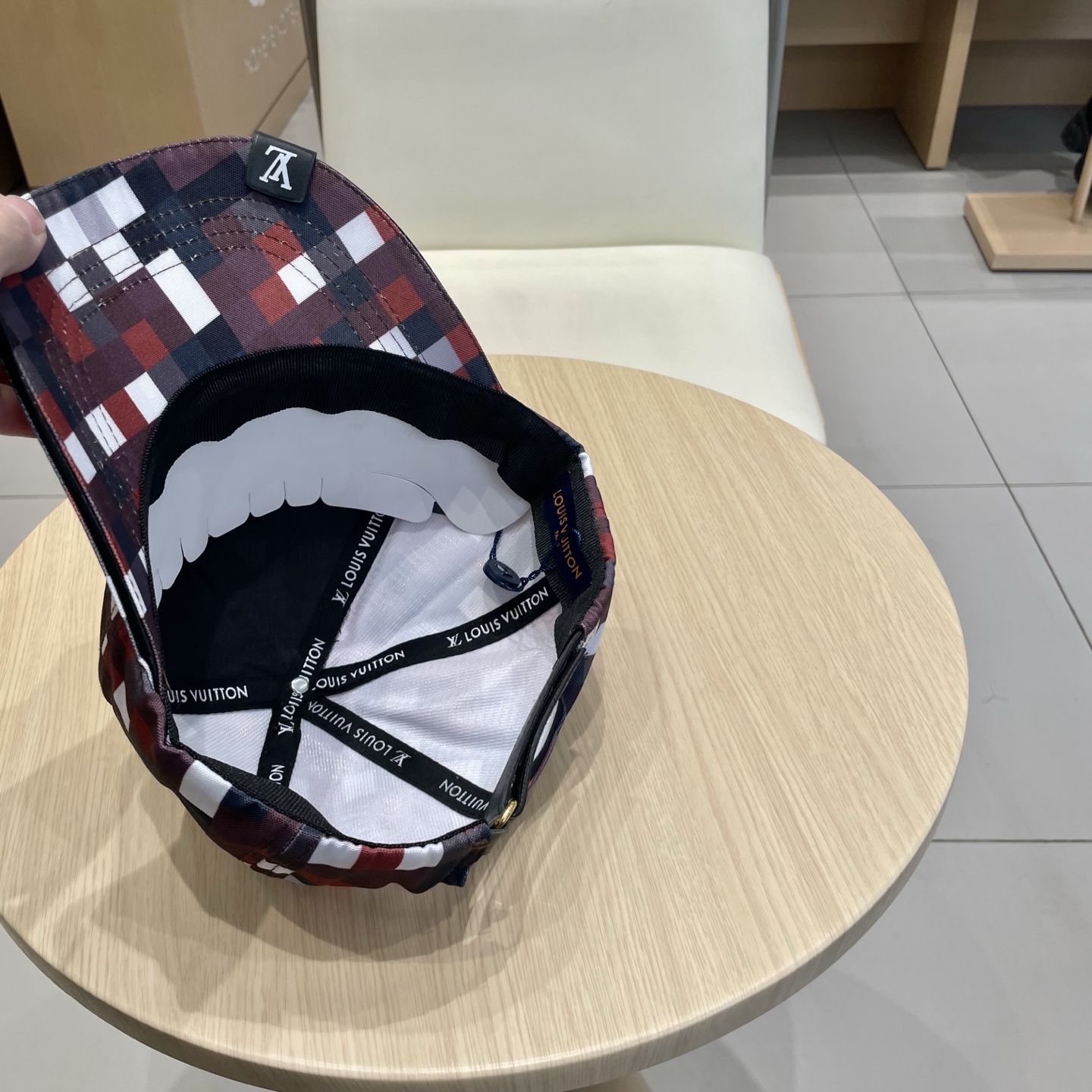  🧢路易威登lv棒球帽 LouisVuitton😍新款重工打造♥️高端大气，百搭款🤗男女通用！