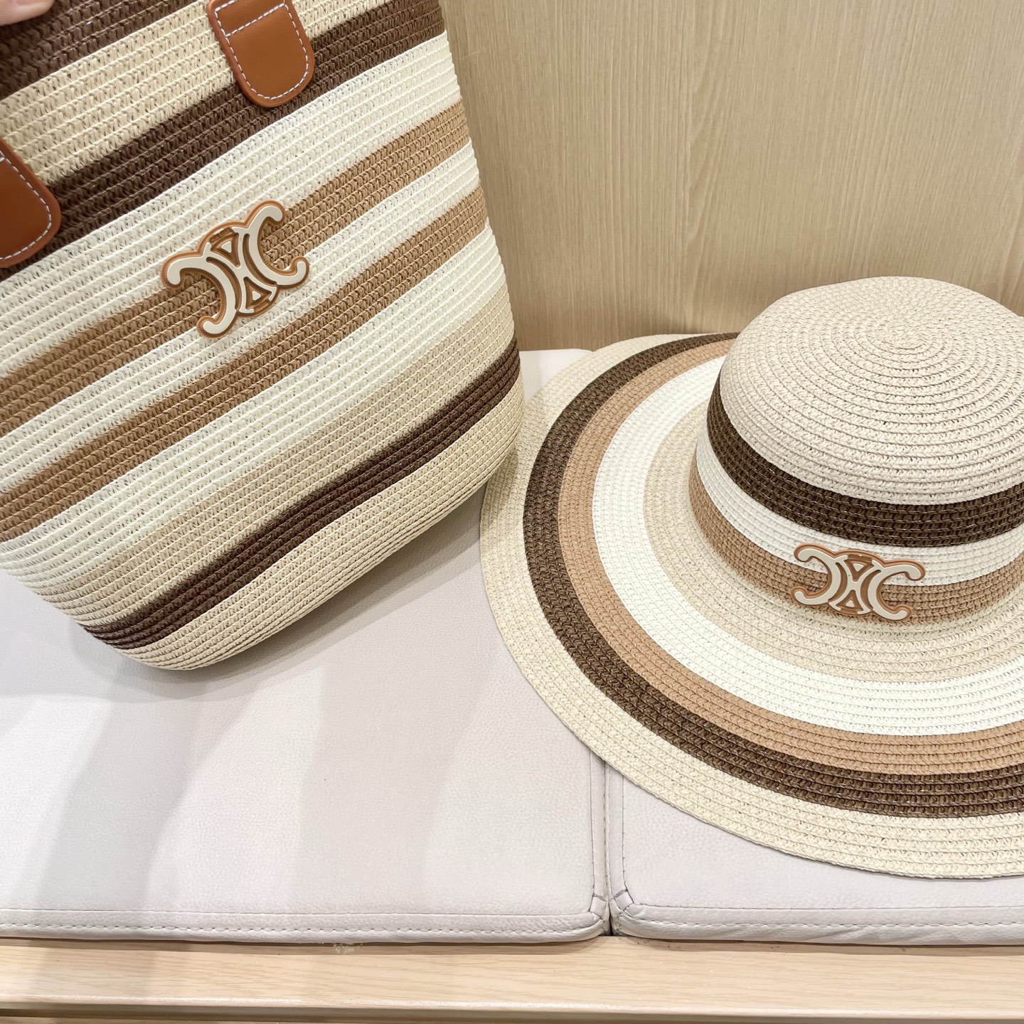 NO:230000,Celine summer bag hat suit travel ladies beach sun hat beach vacation large capacity shoulder bag tote hat straw hat fisherman hat baseball hat, hat, celine, espadrilles, totes, shoulder bags, hats19860909塞琳celine夏天包包帽子套装旅游女士沙滩遮阳帽海边度假大容量单肩包托特包帽子草帽渔夫帽棒球帽,帽子,celine,espadrilles,totes,shoulder bags,hats,hat