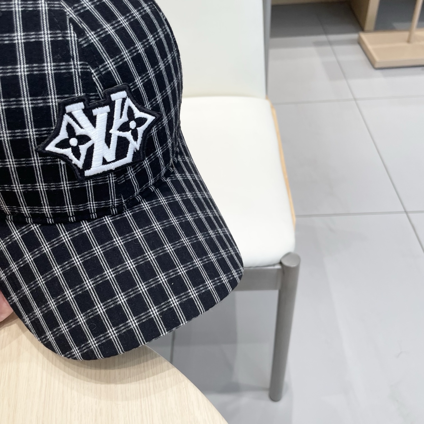  lv路易威登小格子字母刺绣棒球帽韩柏百搭藏青色休闲鸭舌帽2025春夏新款男女