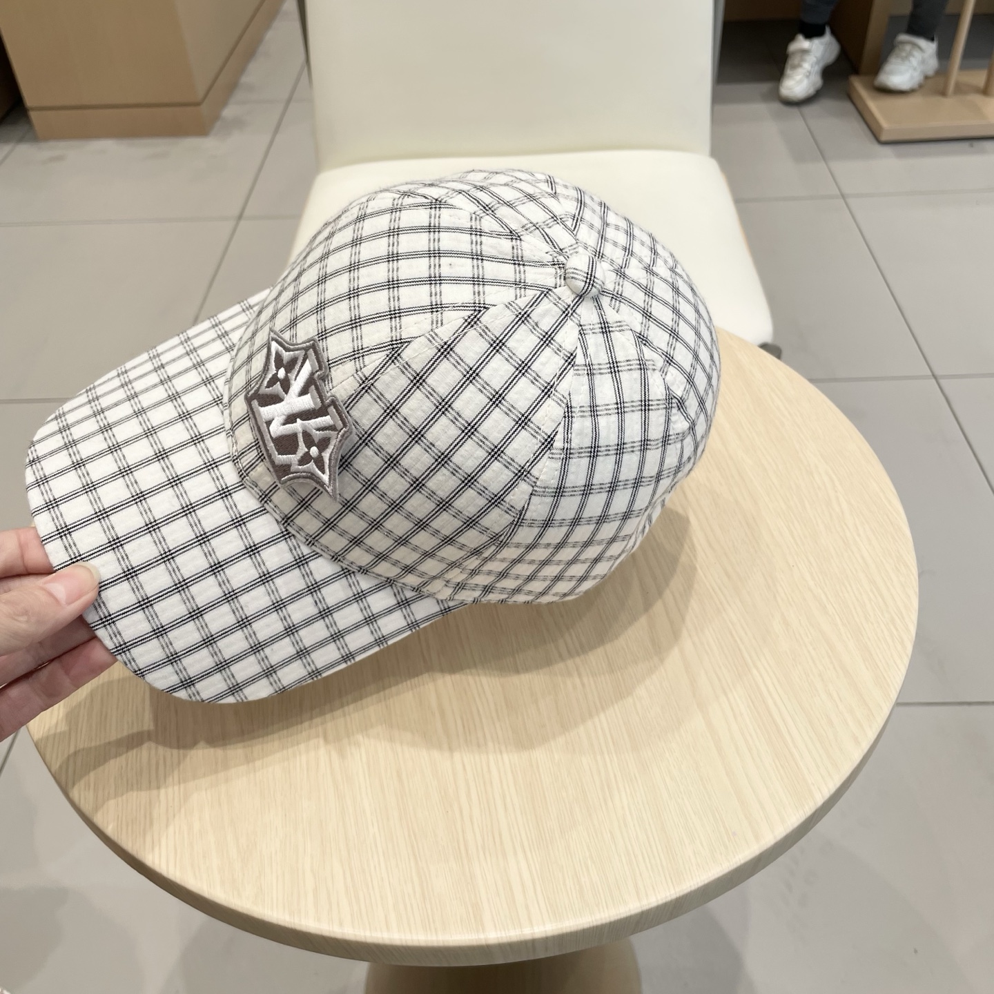  lv路易威登小格子字母刺绣棒球帽韩柏百搭藏青色休闲鸭舌帽2025春夏新款男女