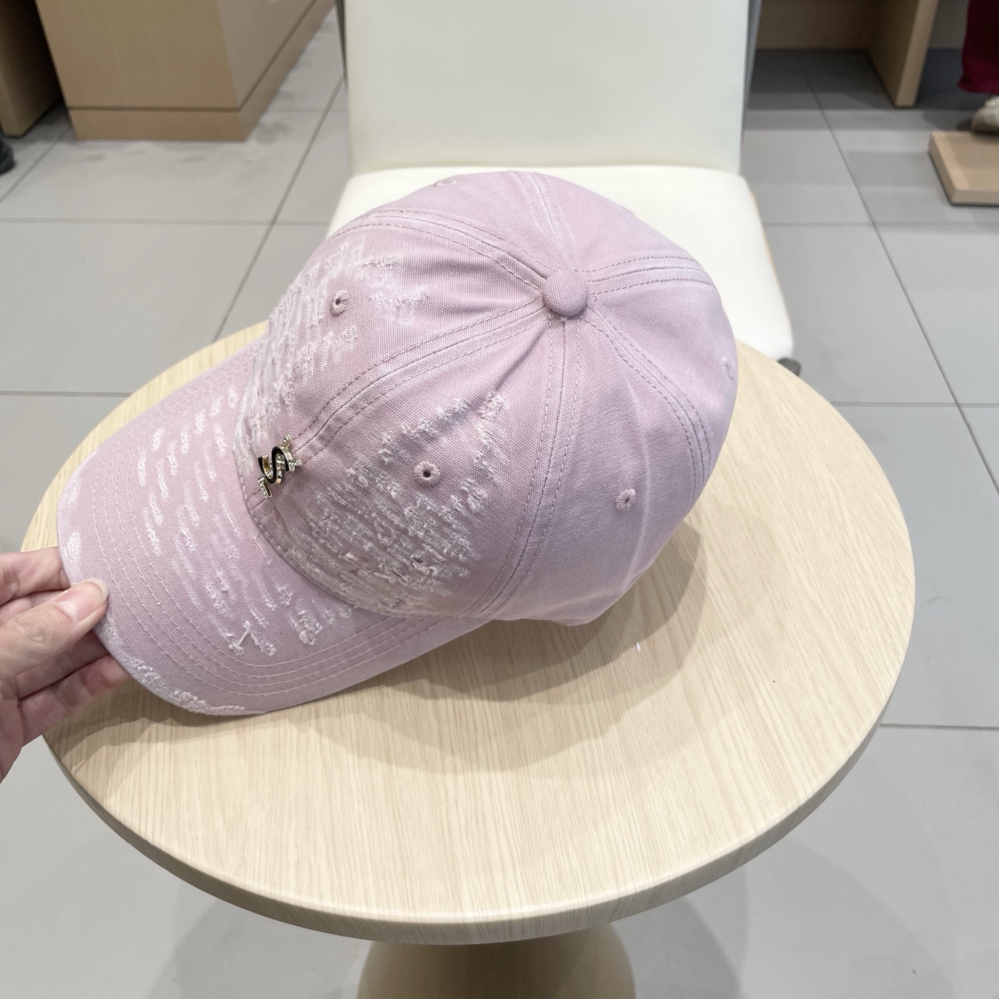  圣罗兰棒球帽女2025新款高品质磨毛破洞百搭水洗棉潮牌鸭舌帽显脸小