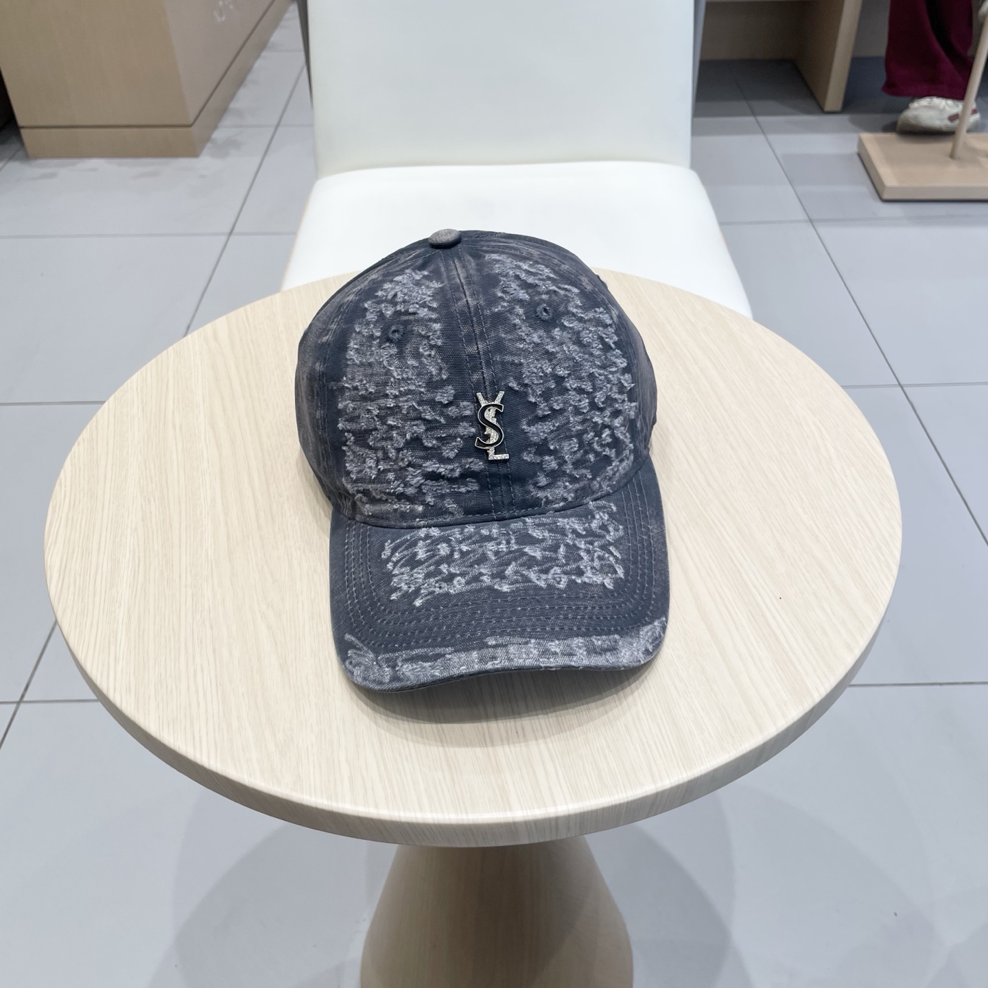 NO:348096,Saint Laurent Baseball Cap Women's 2025 New High Quality Frayed and Ripped All-Match Washed Cotton Trendy Brand Baseball Cap Showing Small Hat Straw Hat Fisherman's Hat Baseball Cap, Hats, Saint Laurent, espadrilles, hats圣罗兰棒球帽女2025新款高品质磨毛破洞百搭水洗棉潮牌鸭舌帽显脸小帽子草帽渔夫帽棒球帽,帽子,saint laurent,espadrilles,hats,hat