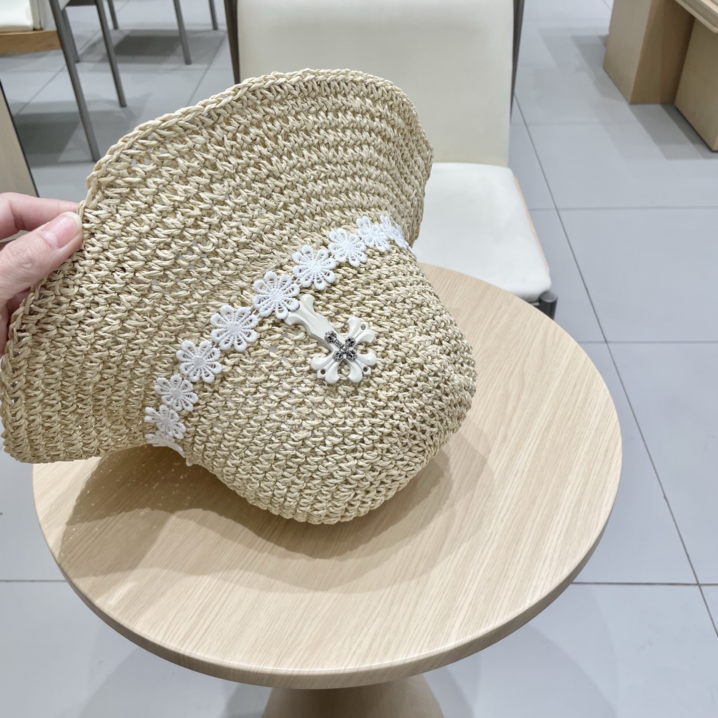  克罗心气质甜美蕾丝花朵草帽女休闲海边沙滩大檐遮阳草编帽子淑女度假风