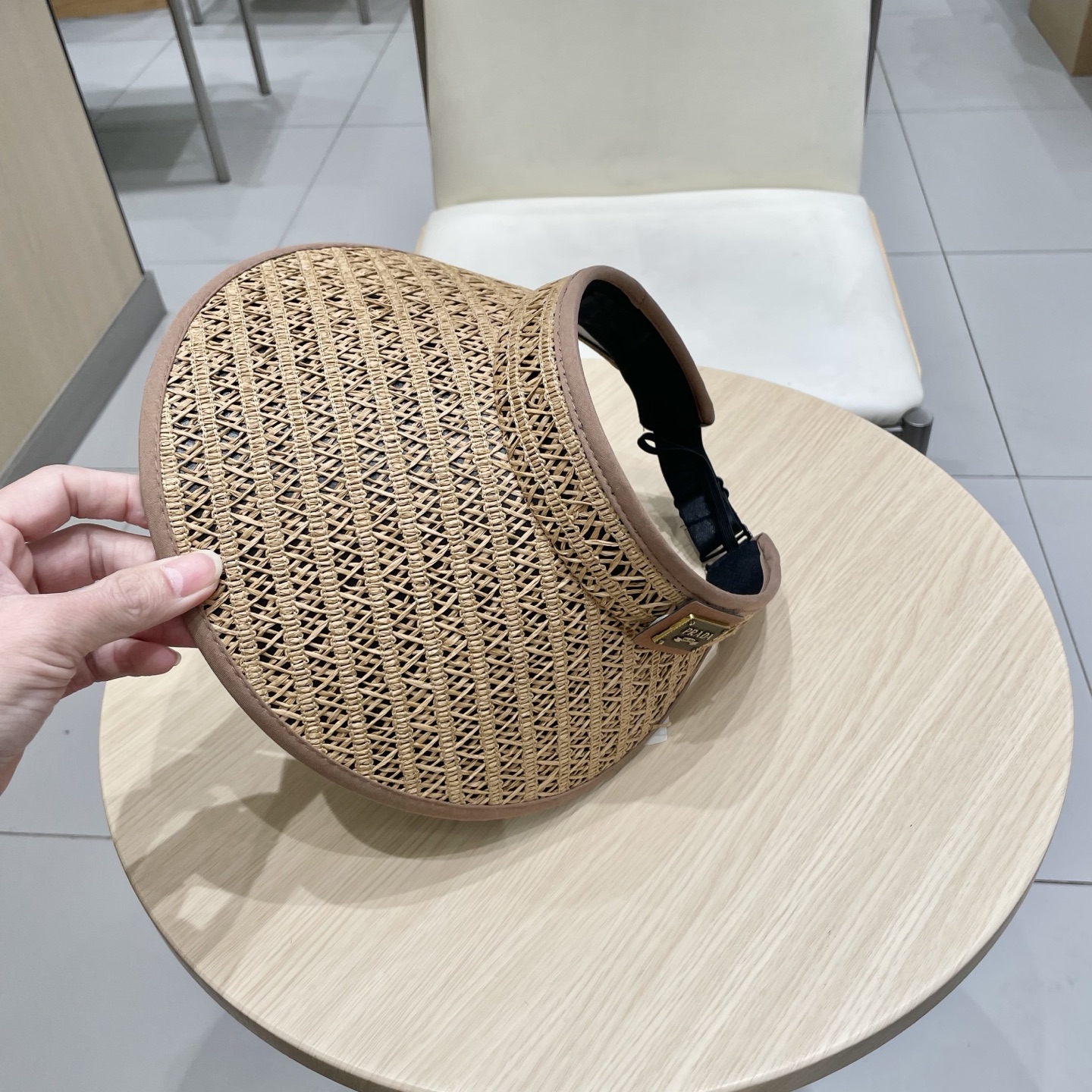 普拉达Prada夏季草编黑胶空顶帽女韩系大檐户外出游防晒遮阳帽遮脸可折叠帽子