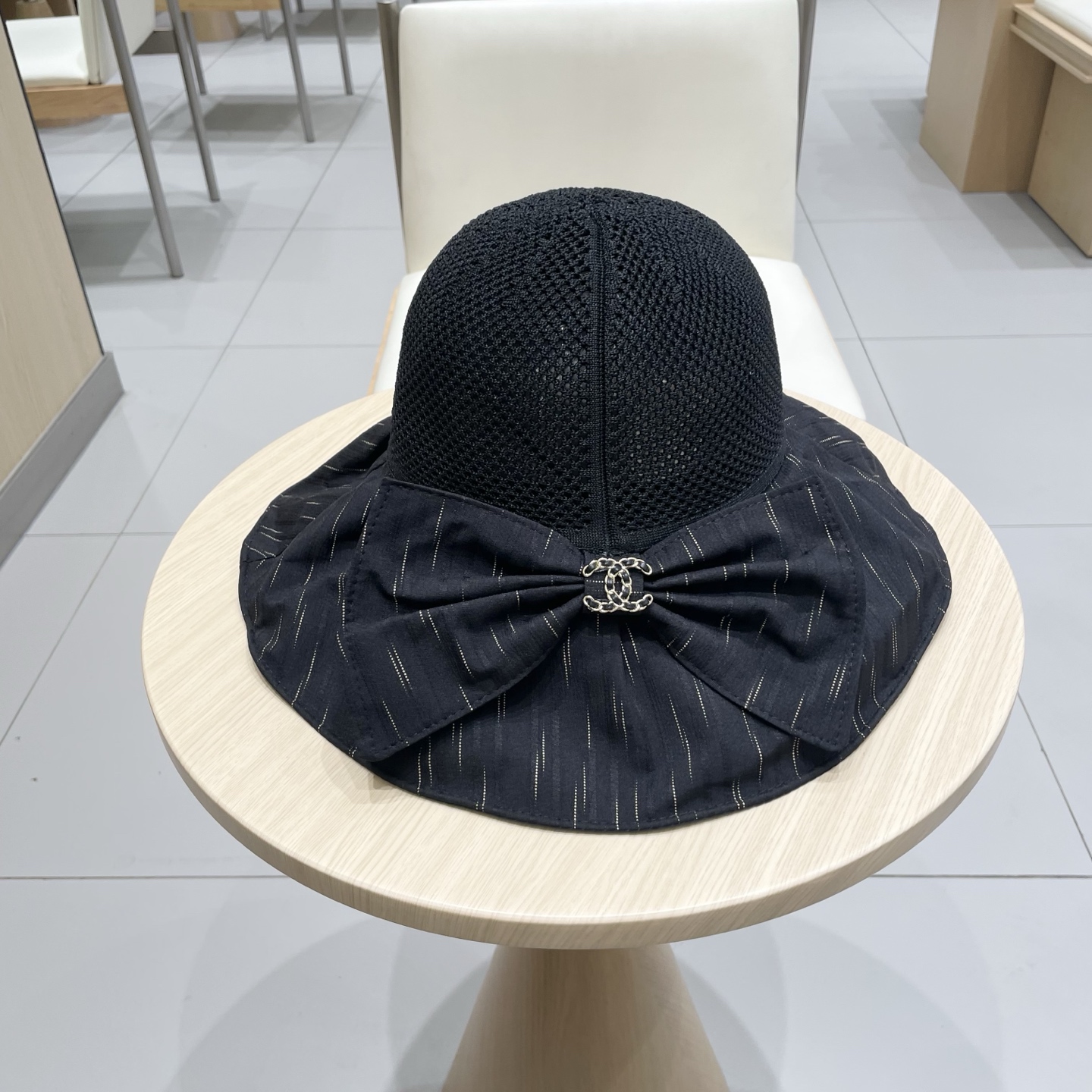 NO:226168,Chanel summer vinyl large hat brim UV protection fisherman hat women sweet bow sun hat beach sun protection hat women hat straw hat fisherman hat baseball hat, hat, chanel, espadrilles, hats19860909Chanel 夏季黑胶大帽檐防紫外线渔夫帽女甜美蝴蝶结遮阳帽沙滩防晒帽子女帽子草帽渔夫帽棒球帽,帽子,chanel,espadrilles,hats,hat