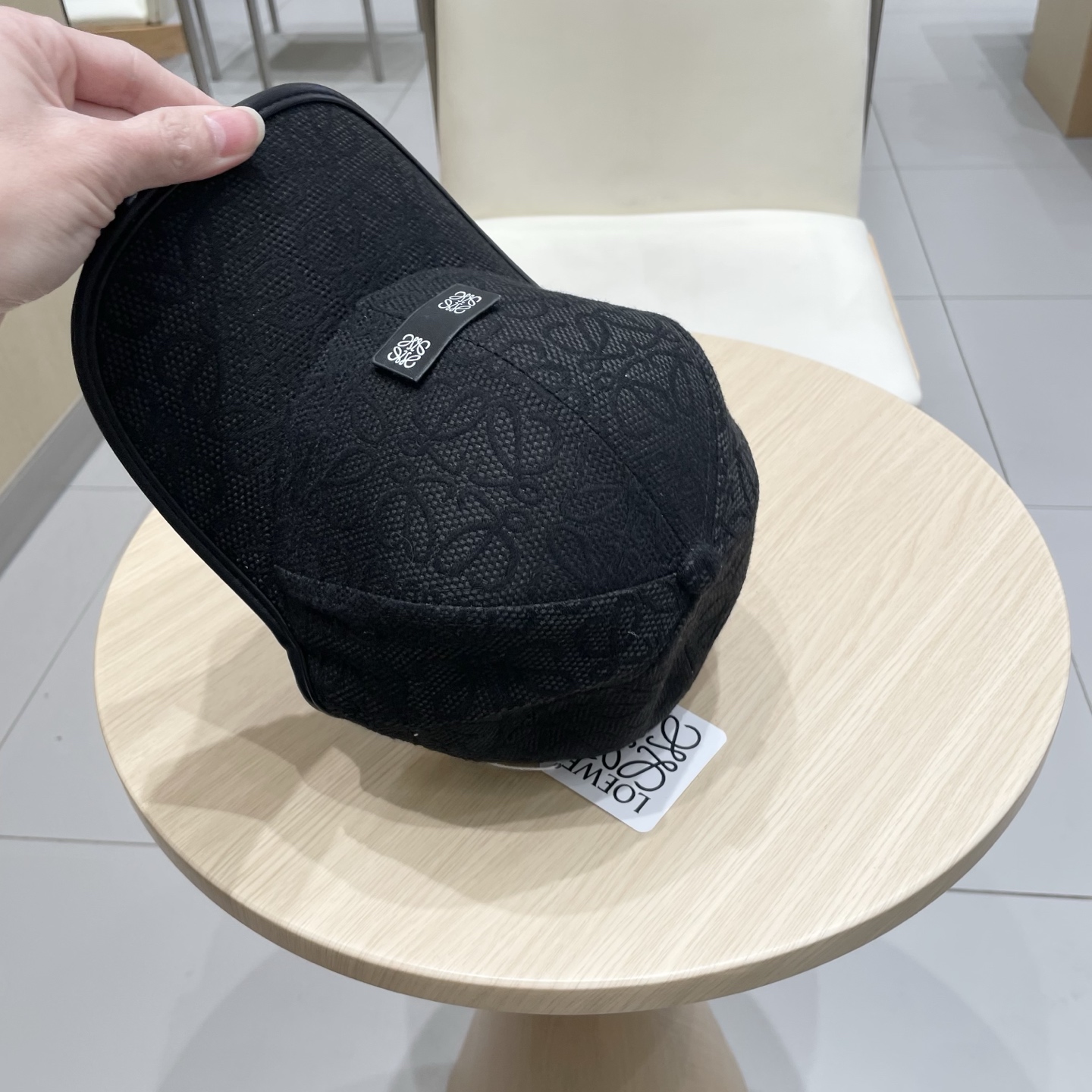  罗意威loewe🧢罗意威Loewe～新款棒球帽🧢，简约刺绣经典logo，质感超级赞👍，精致大牌范，女神