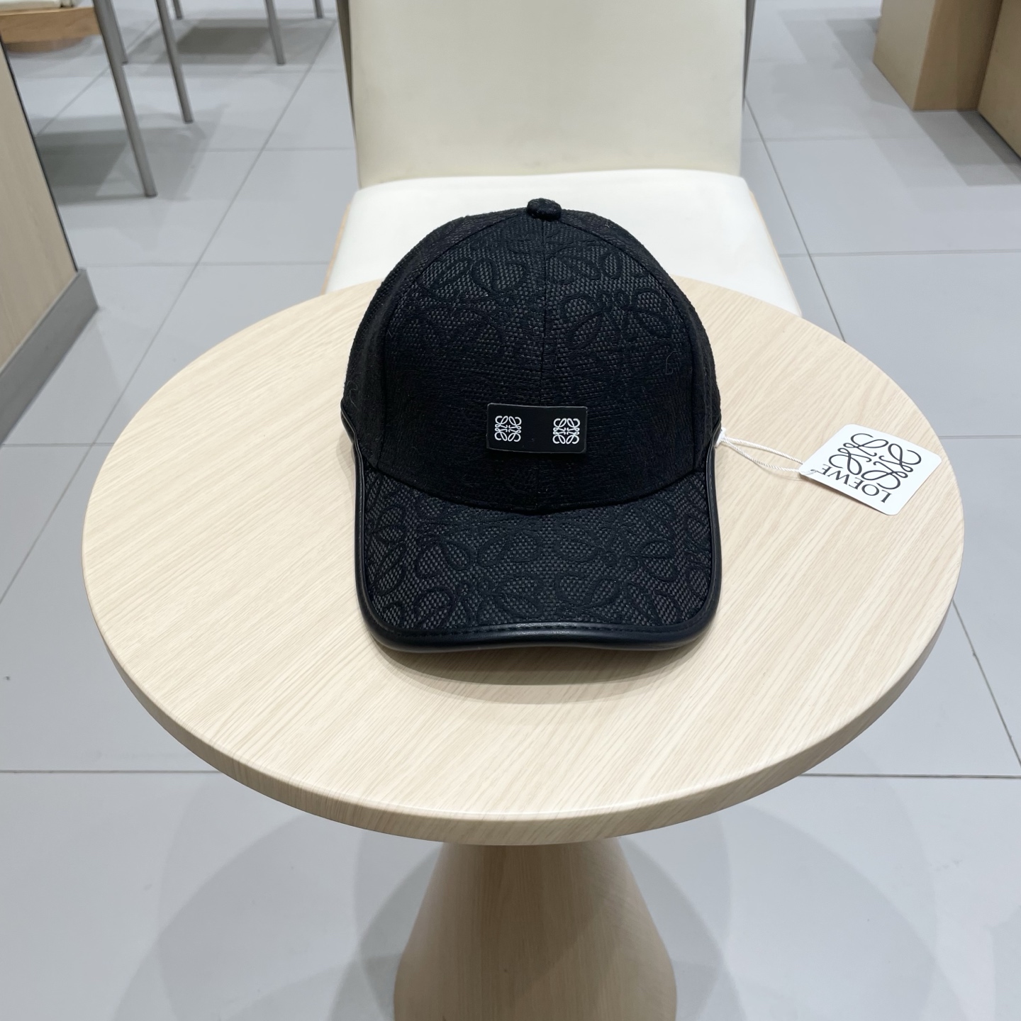  罗意威loewe🧢罗意威Loewe～新款棒球帽🧢，简约刺绣经典logo，质感超级赞👍，精致大牌范，女神