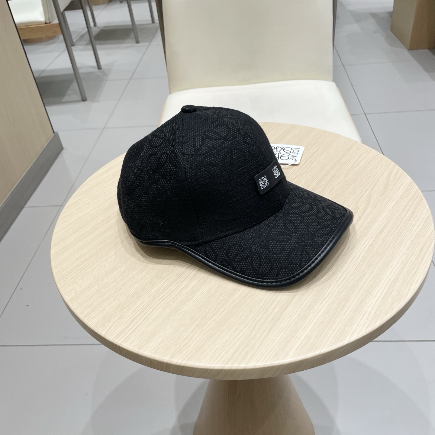  罗意威loewe🧢罗意威Loewe～新款棒球帽🧢，简约刺绣经典logo，质感超级赞👍，精致大牌范，女神